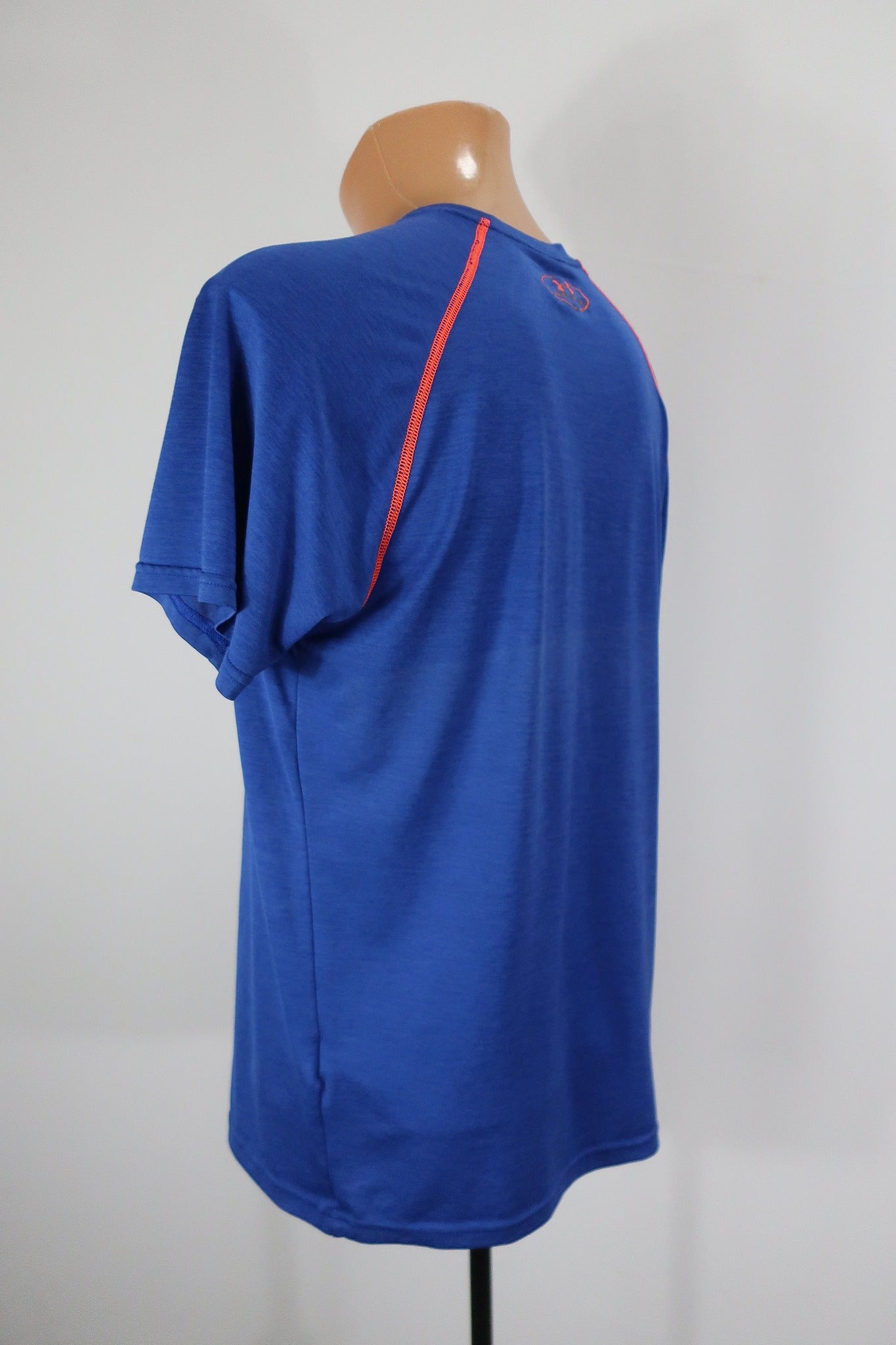 UNDER ARMOUR vyriški marškinėliai M dydis