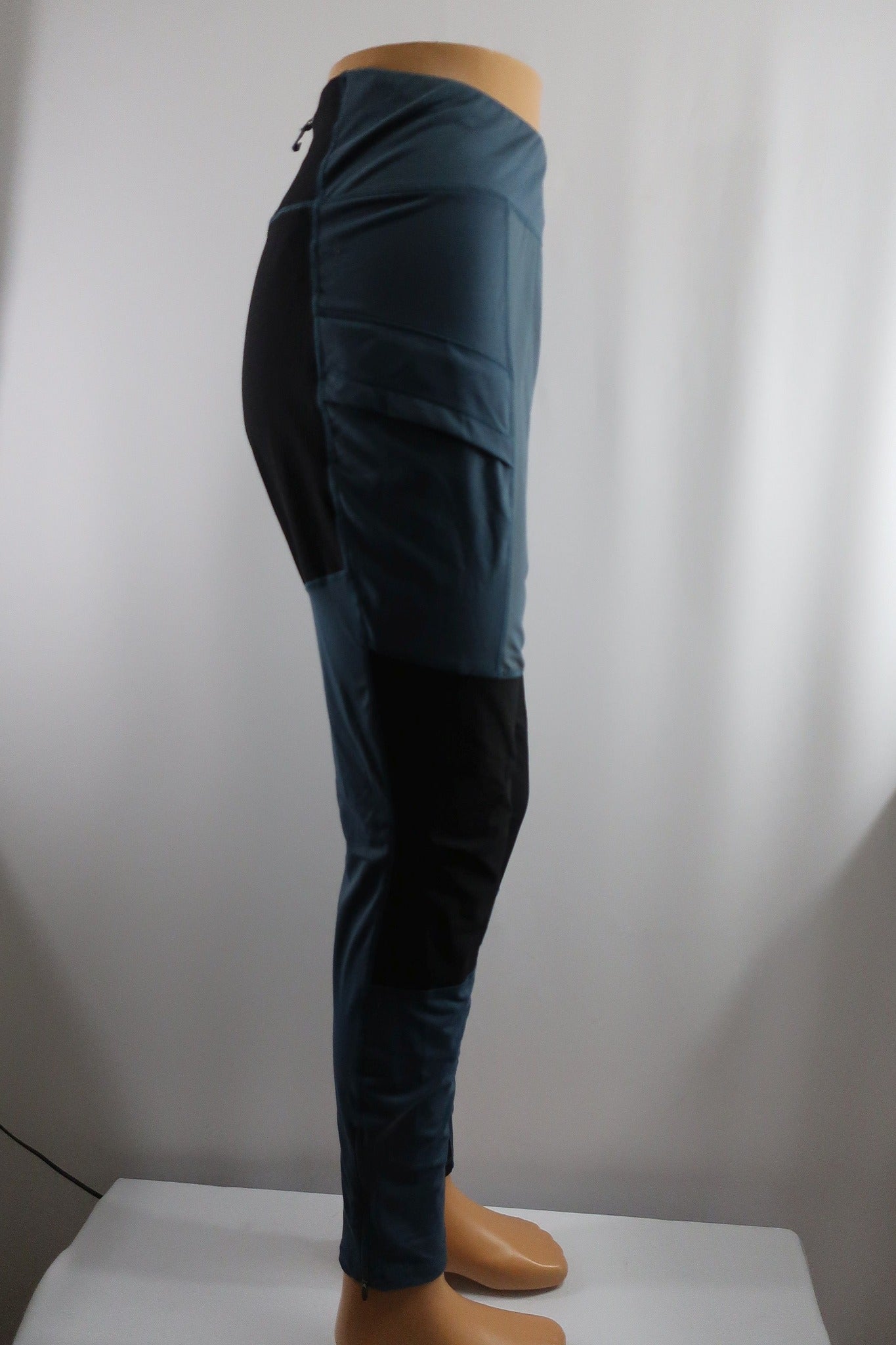 BERGANS moteriškos laisvalaikio kelnės/tamprės M dydis