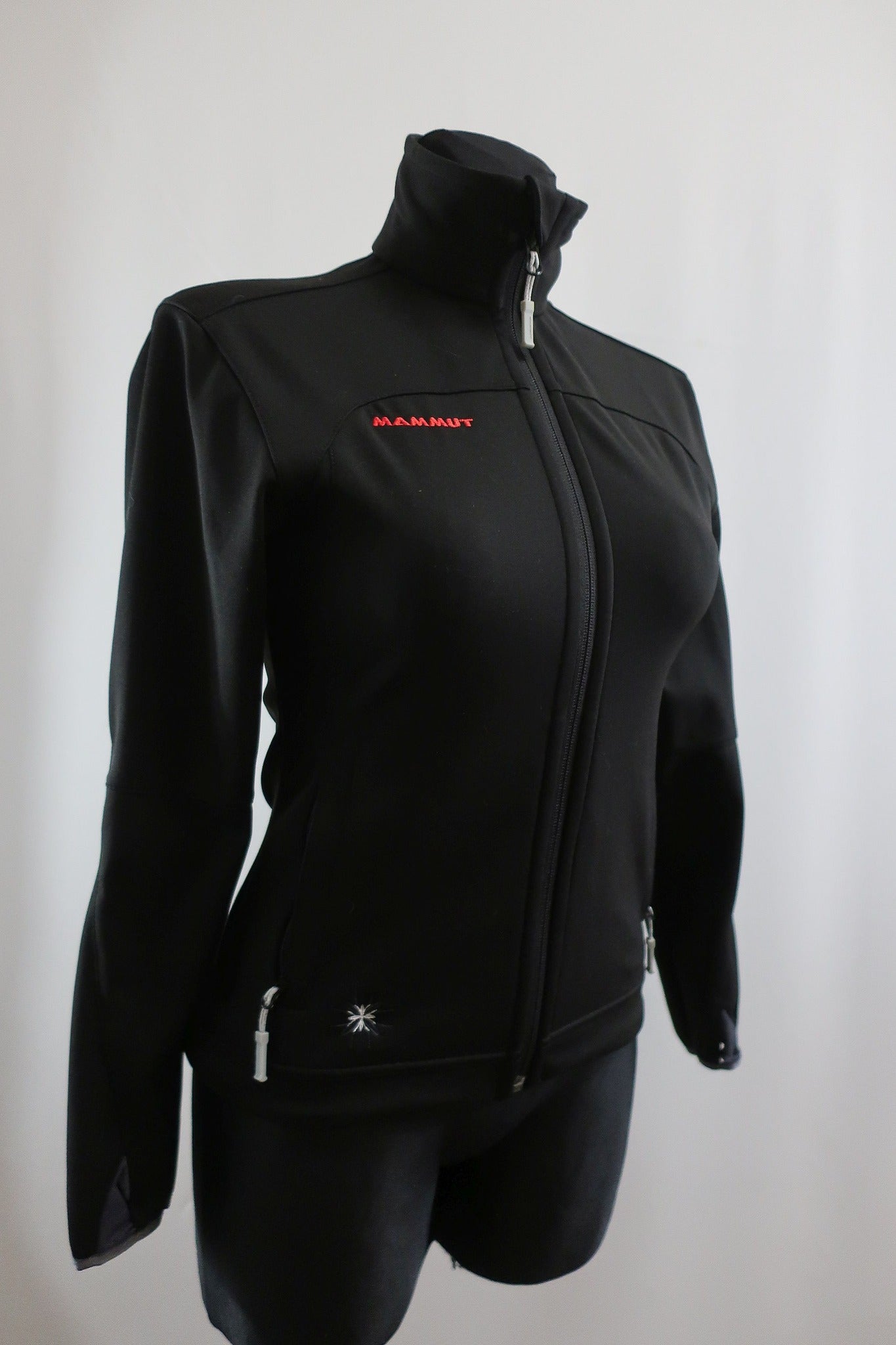 MAMMUT moteriška sportinė softšelinė striukė /švarkas XS dydis