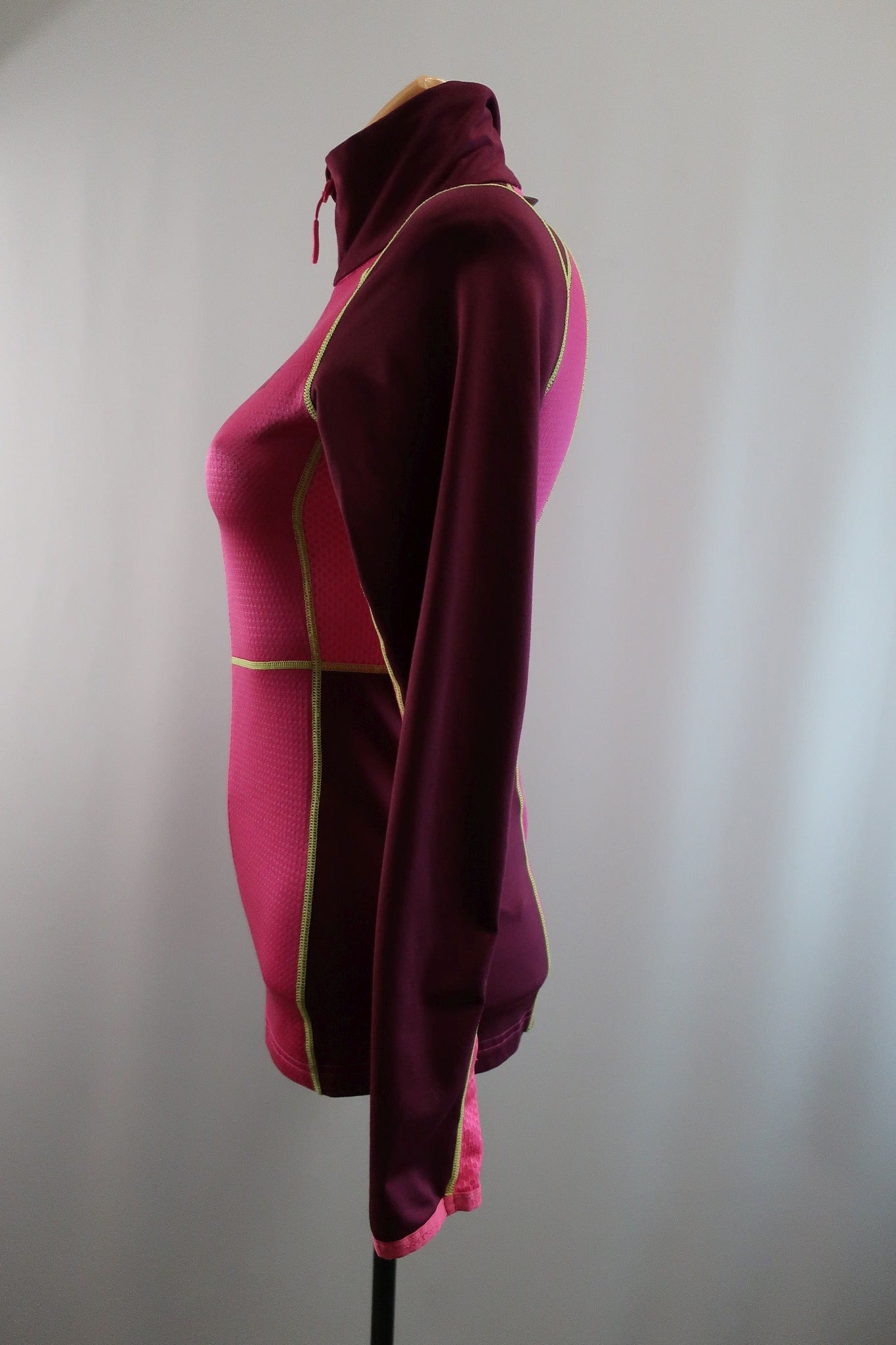 KARITRAA moteriškas sportinis džemperis/ šiltukas XS dydis