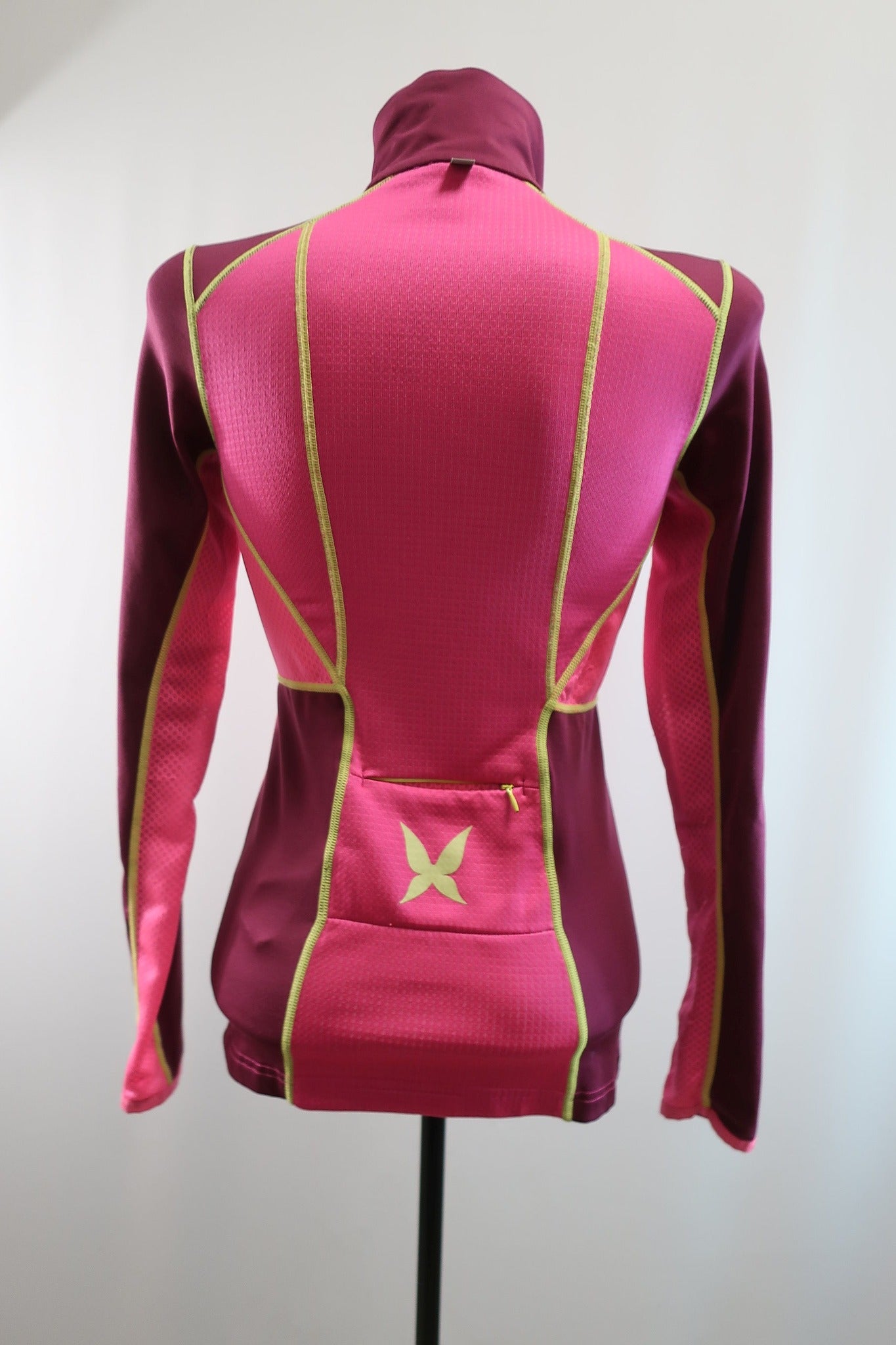 KARITRAA moteriškas sportinis džemperis/ šiltukas XS dydis