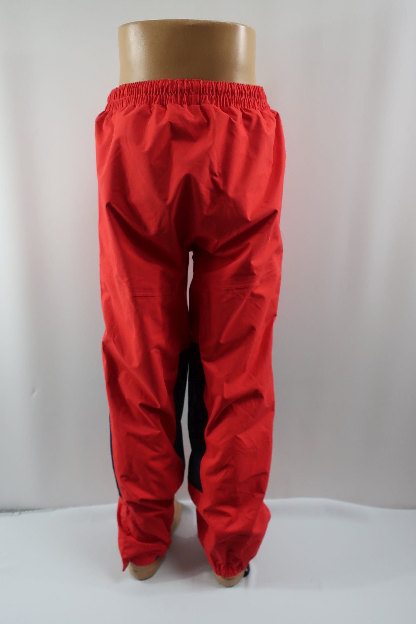 HELLY HANSEN vaikiškos neperšlampančios membraninės laisvalaikio kelnės 134 ūgiui.