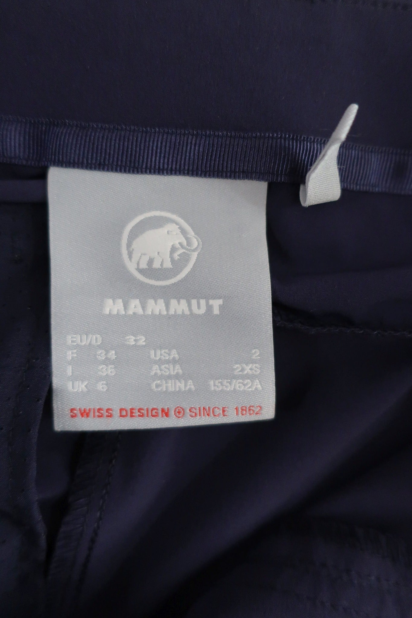 MAMMUT moteriški šortai 32 dydis