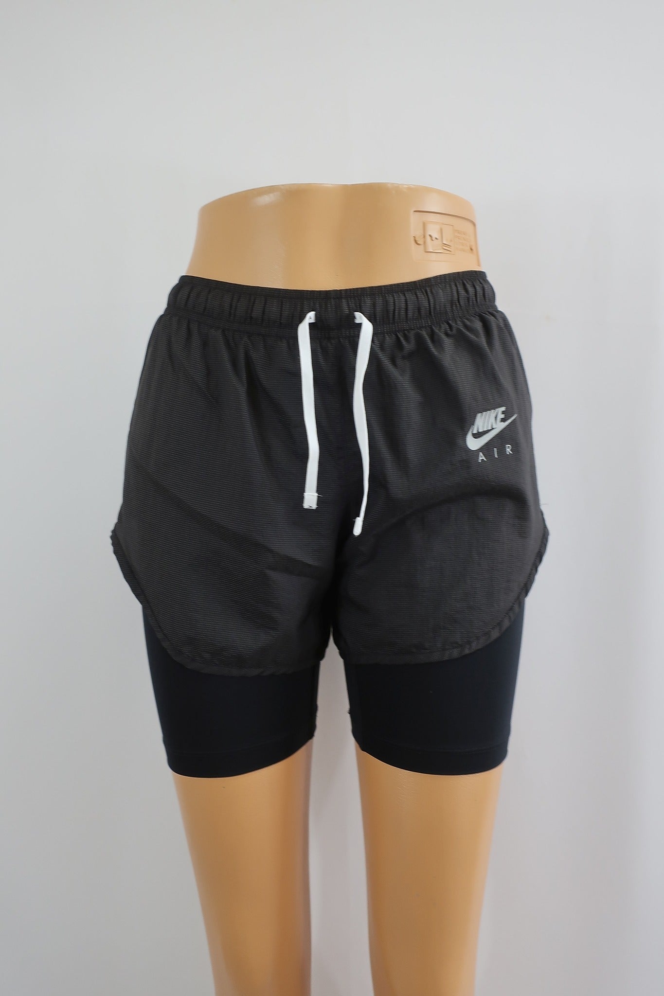 NIKE moteriški sportiniai šortai S dydis