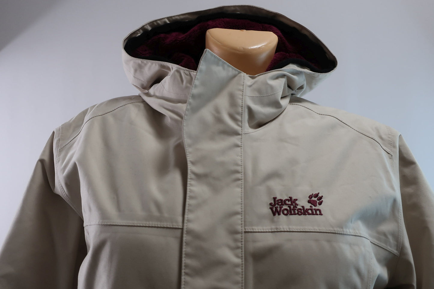 JACK WOLFSKIN moteriška striukė M dydis