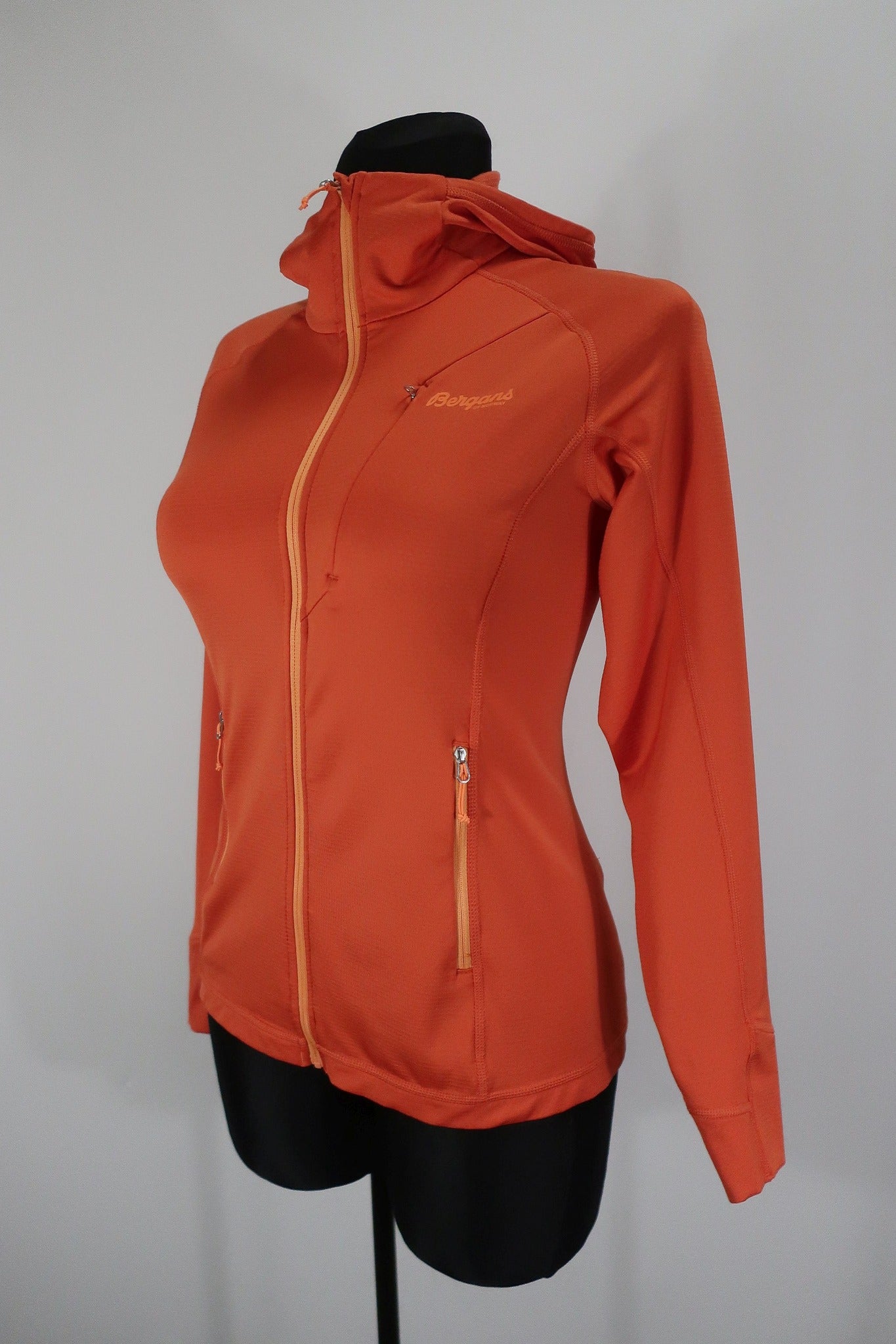 BERGANS moteriškas šiltukas S dydis