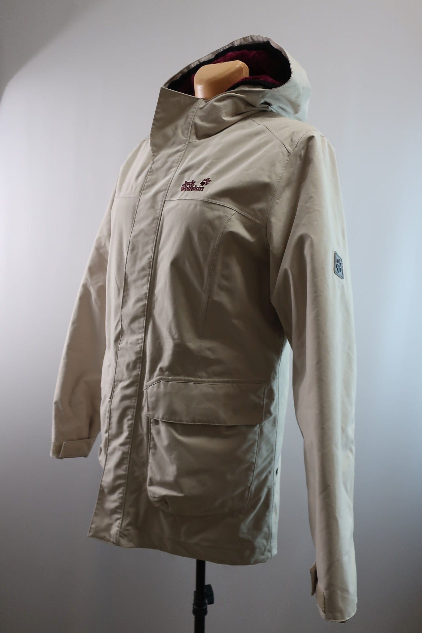 JACK WOLFSKIN moteriška striukė M dydis