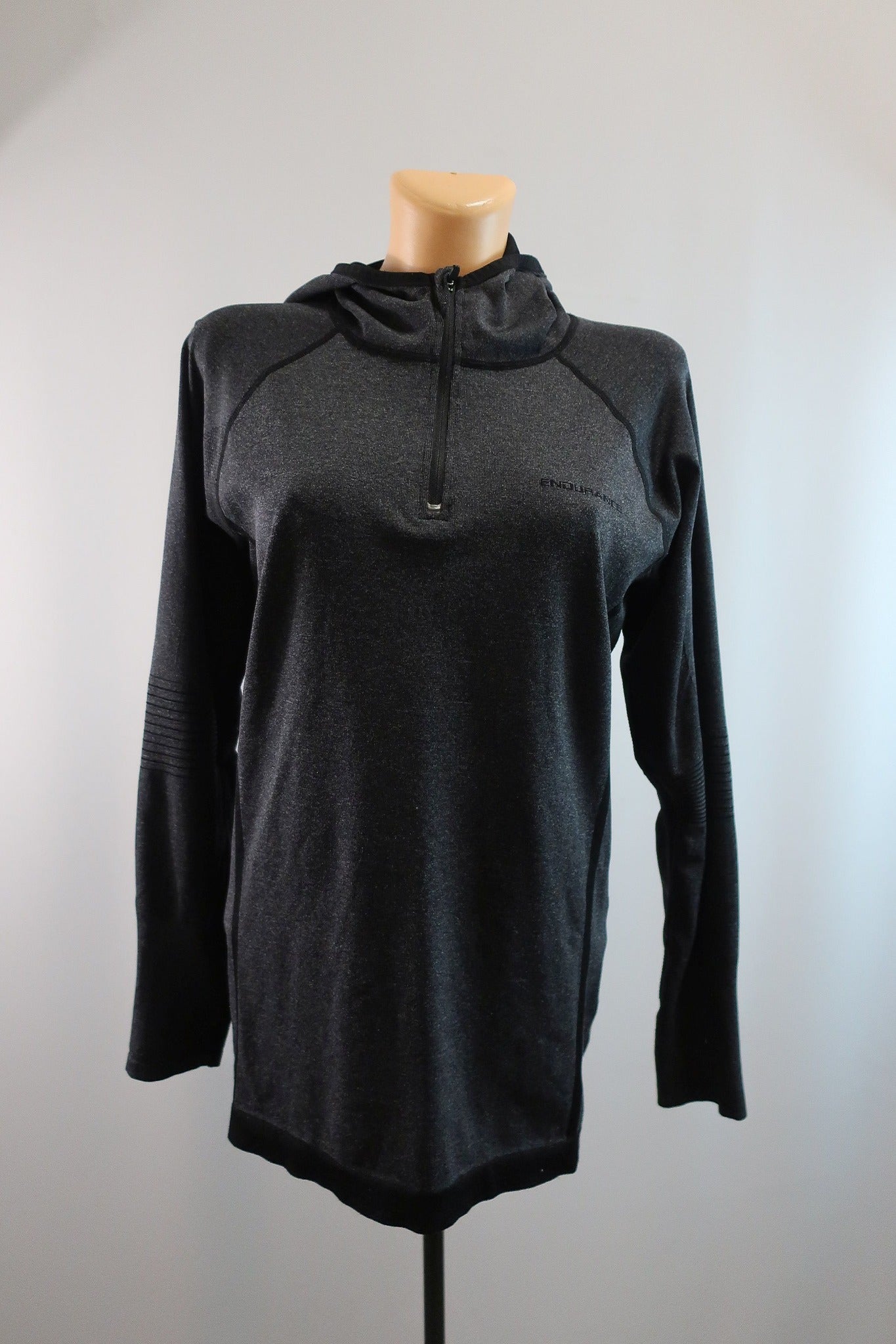ENDURANCE moteriškas lengvas sportinis džemperis/marškinėliai L/XL dydis