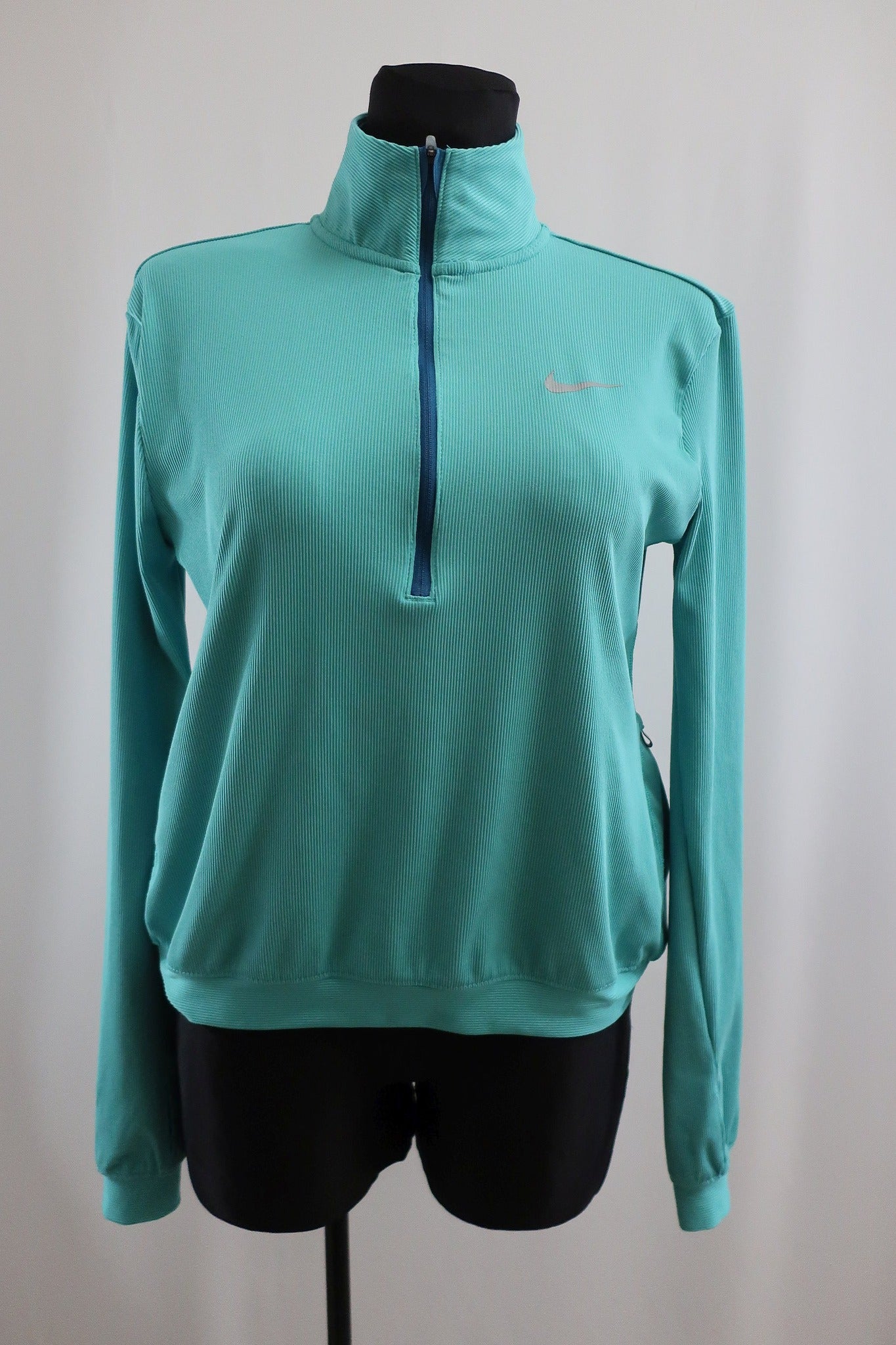 NIKE moteriškas sportinis džemperis M dydis