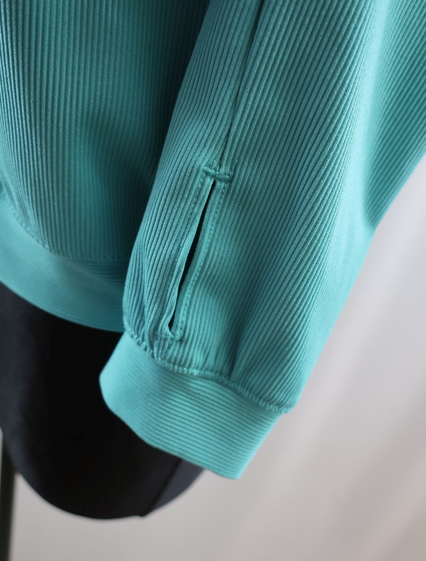 NIKE moteriškas sportinis džemperis M dydis