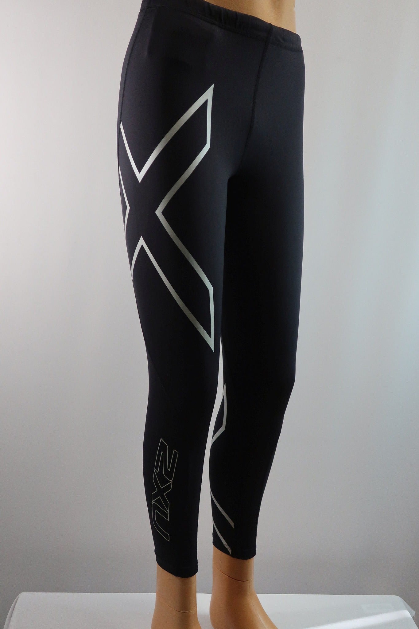 2XU moteriškos sportinės kompresinės tamprės XL dydis
