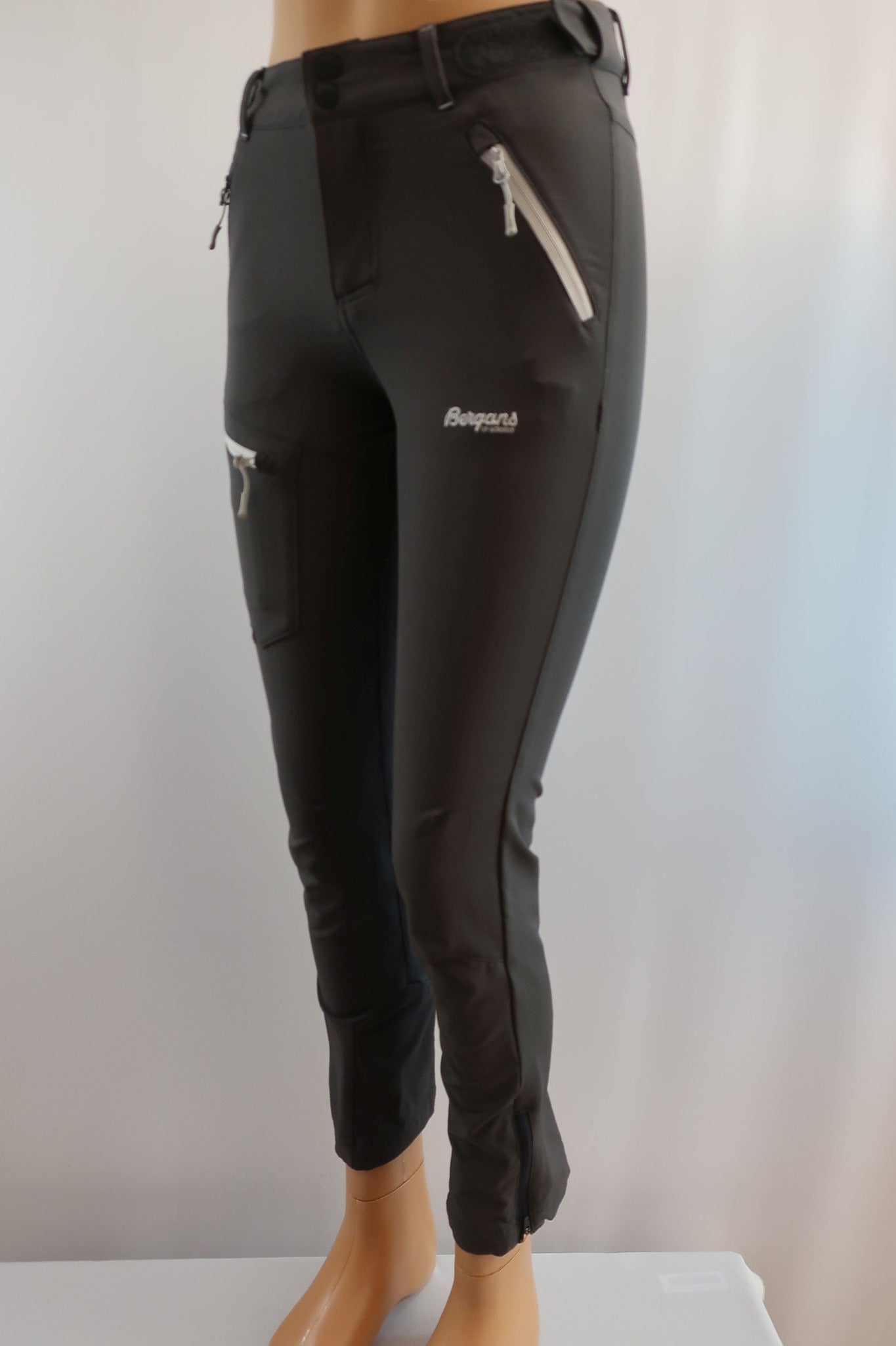 BERGANS laisvalaikio, trekingo kelnės 152 ūgiui