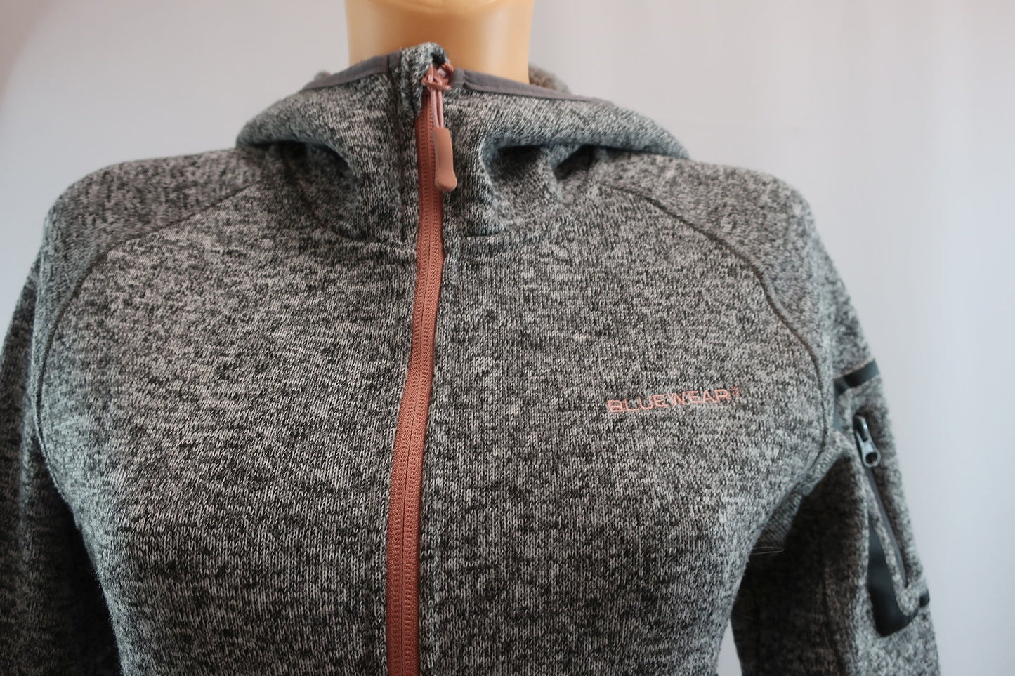 BLUE WEAR moteriškas šiltukas S dydis.