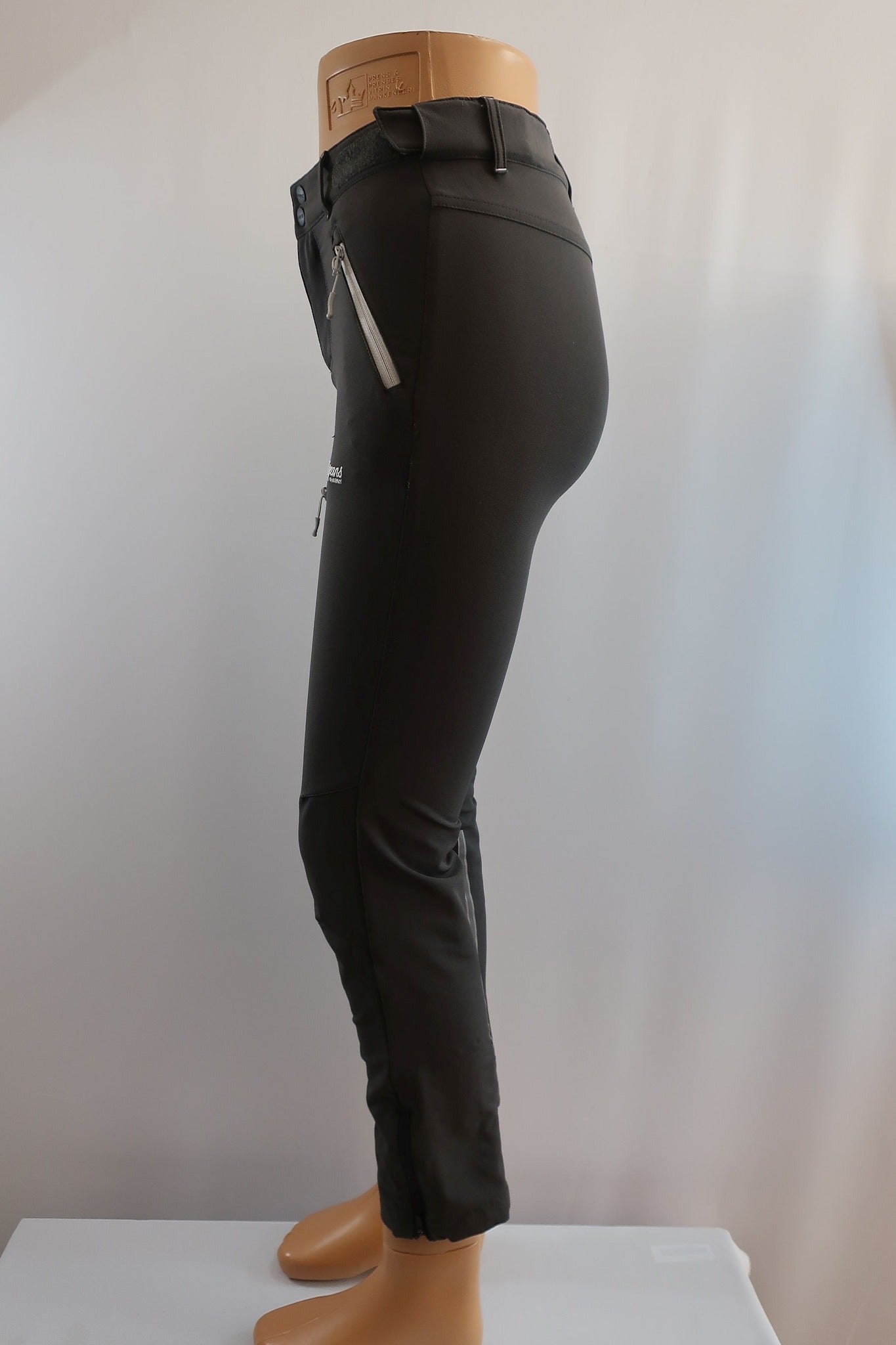 BERGANS laisvalaikio, trekingo kelnės 152 ūgiui