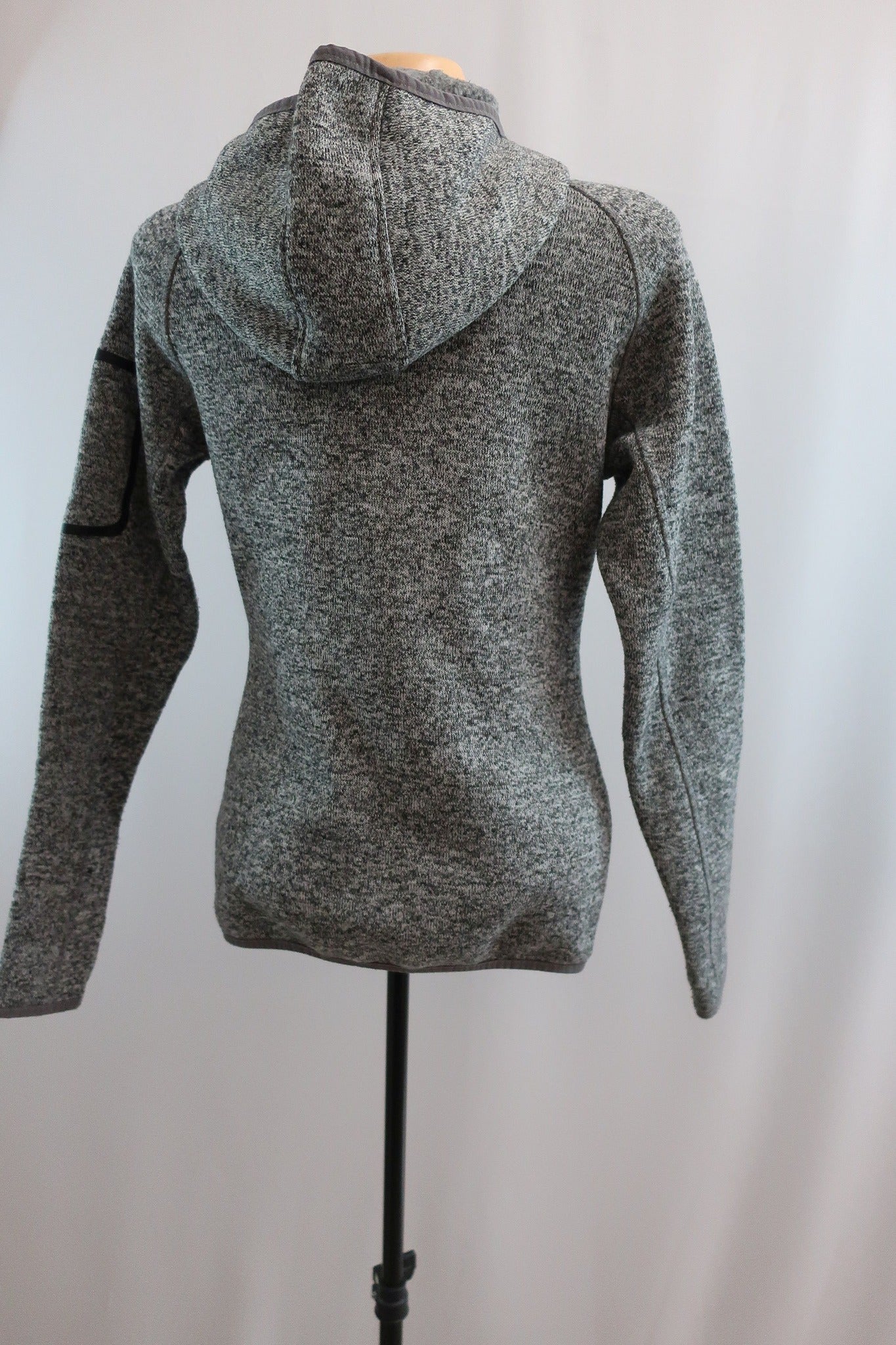 BLUE WEAR moteriškas šiltukas S dydis.