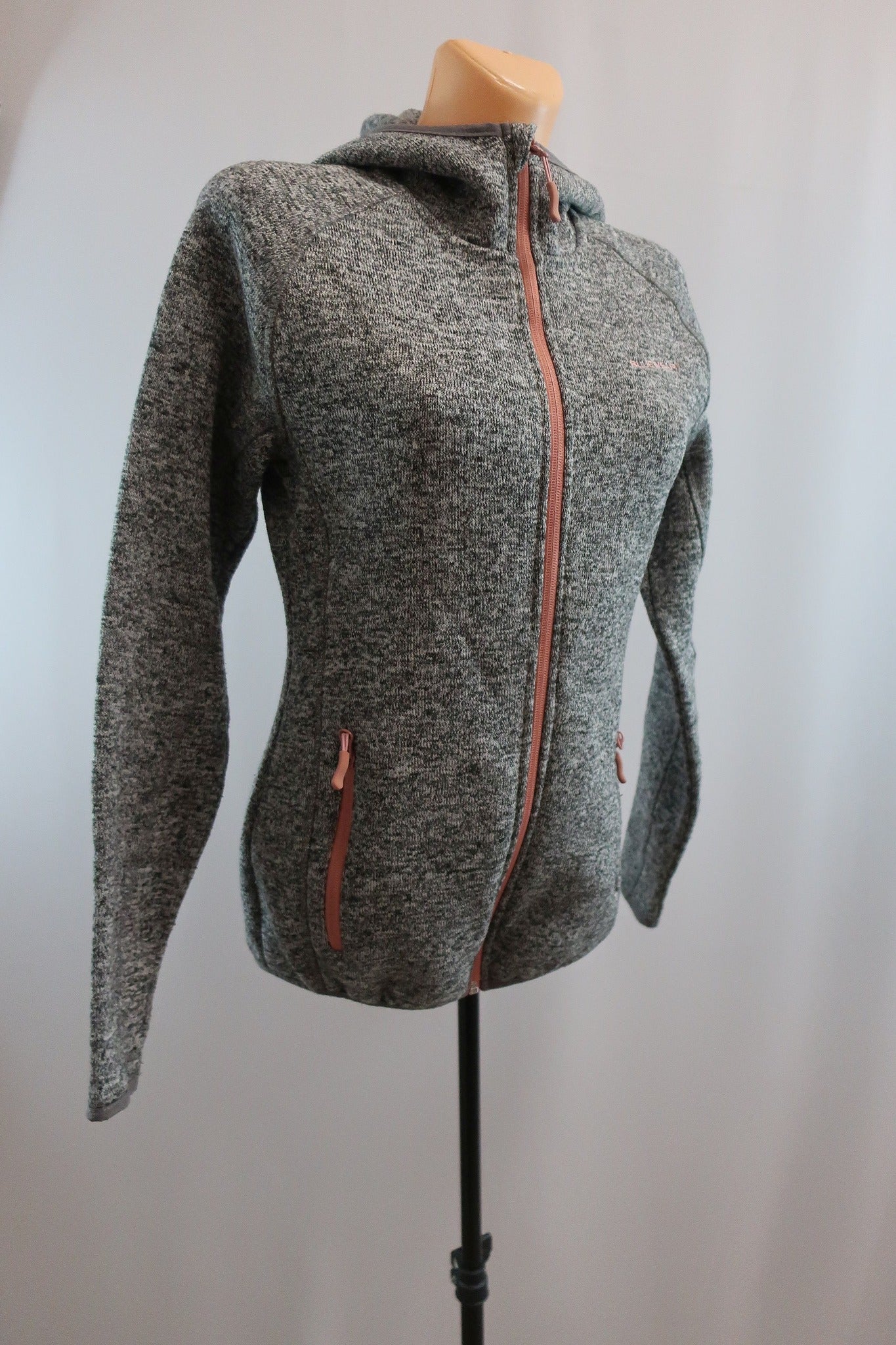 BLUE WEAR moteriškas šiltukas S dydis.