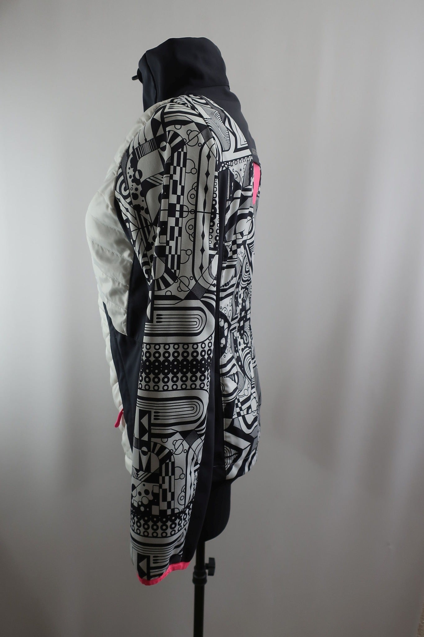 KARITTRAA moteriškas windstoperinis šiltukas/švarkelis /lengva striukė M dydis