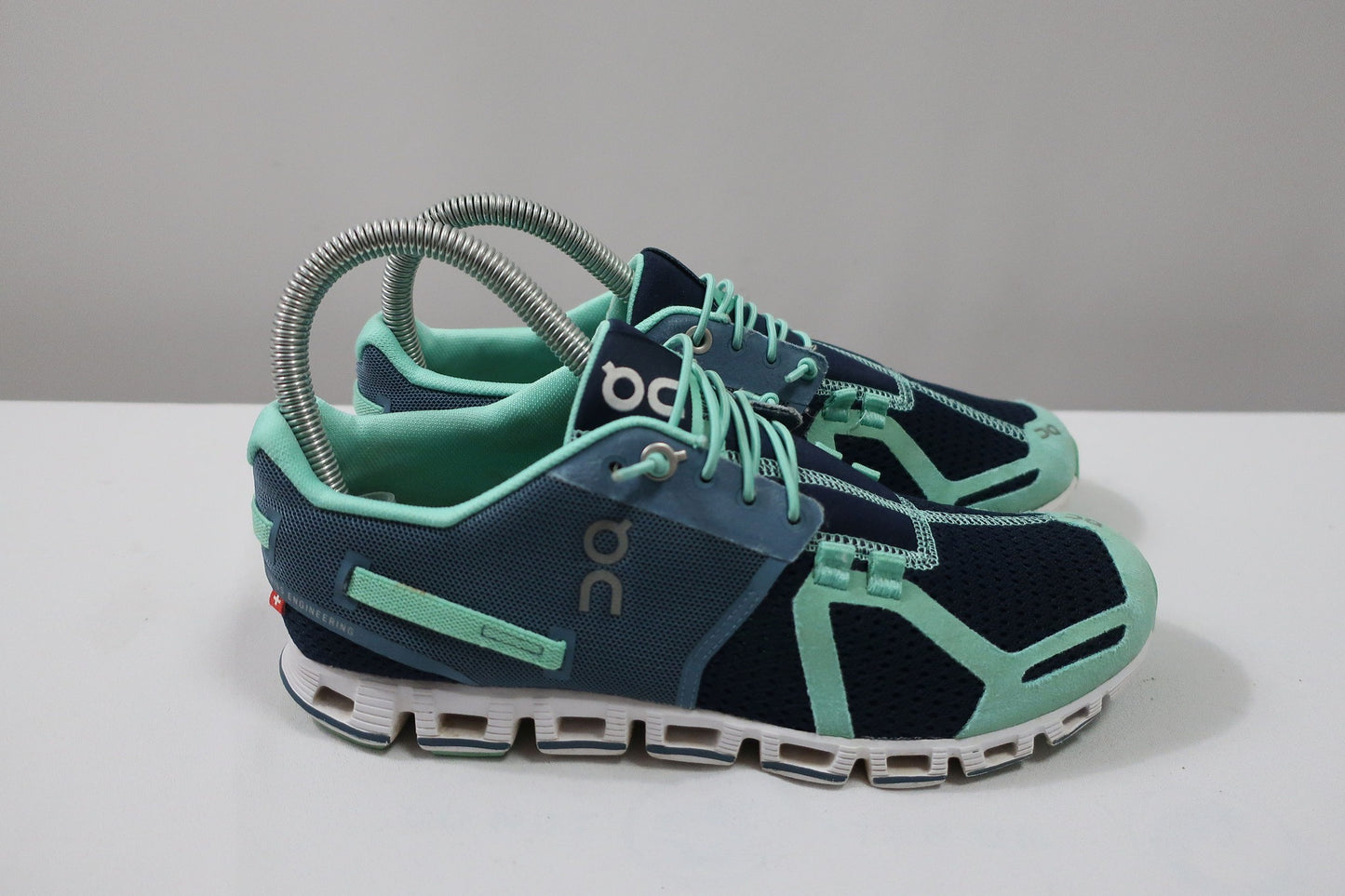 ON CLOUD (Swiss Engineering) sportiniai batai 37,5 dydis