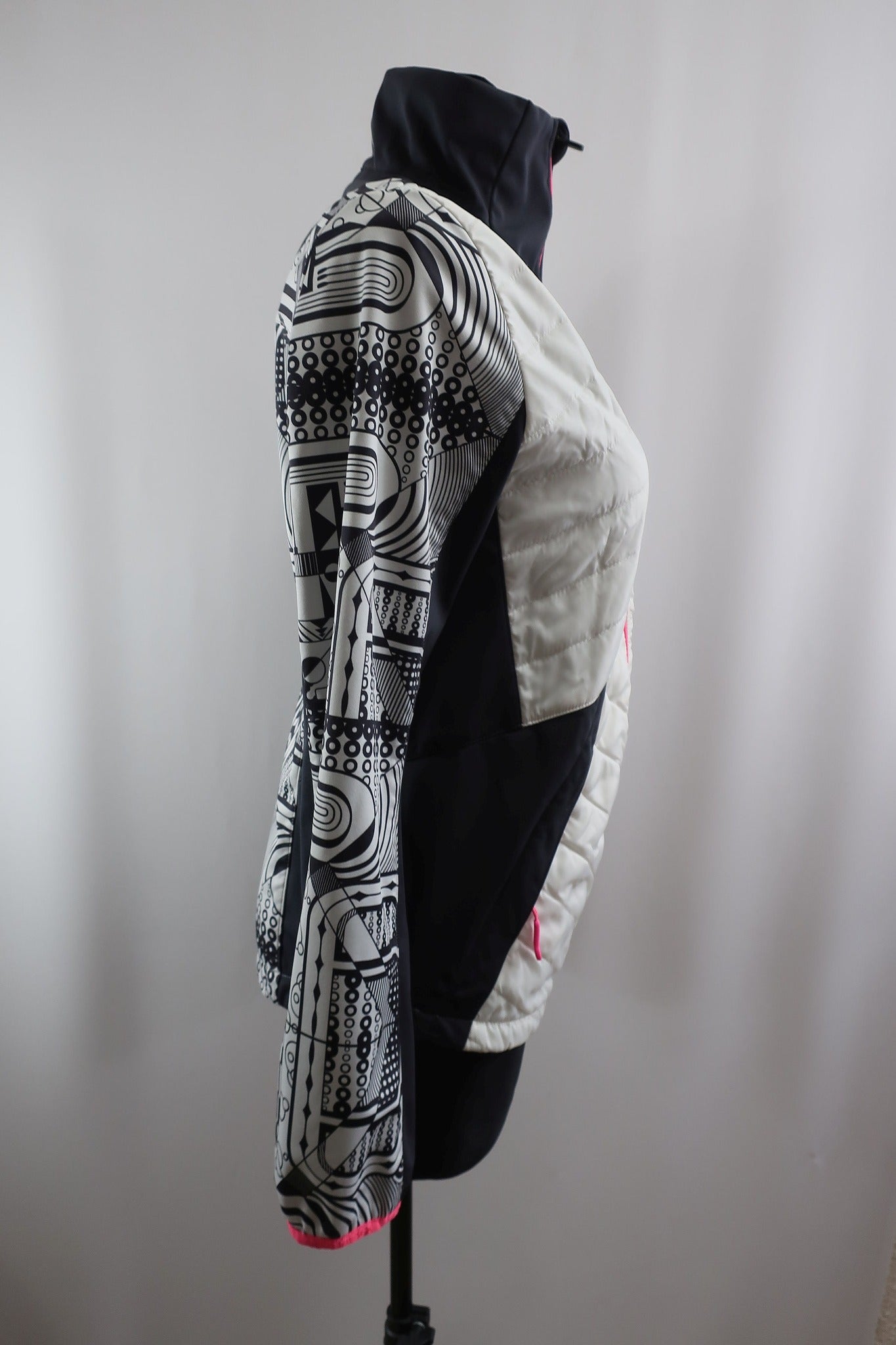 KARITTRAA moteriškas windstoperinis šiltukas/švarkelis /lengva striukė M dydis