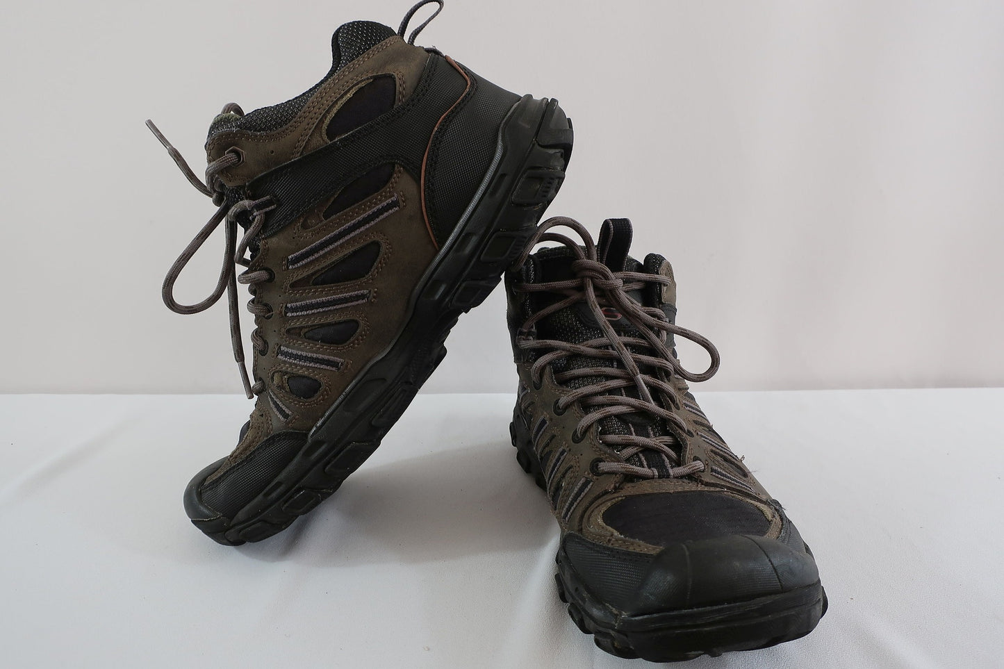 SKECHERS laisvalaikio, žygio batai 40 dydis