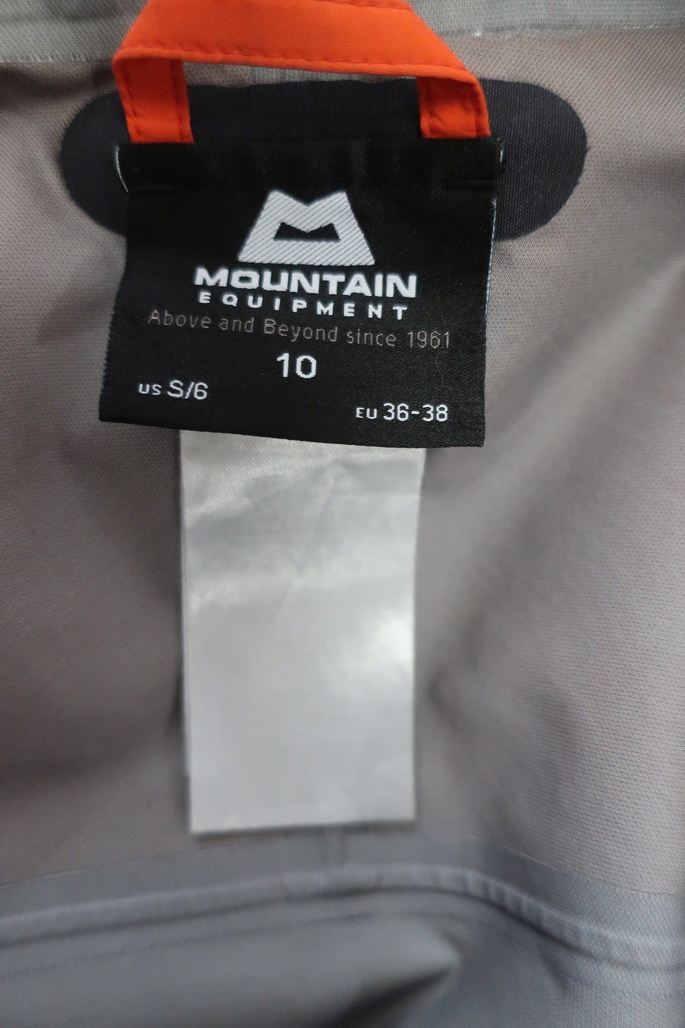 MOUNTAIN EQUIPMENT moteriška membraninė striukė su Gore-tex 36/38 dydis