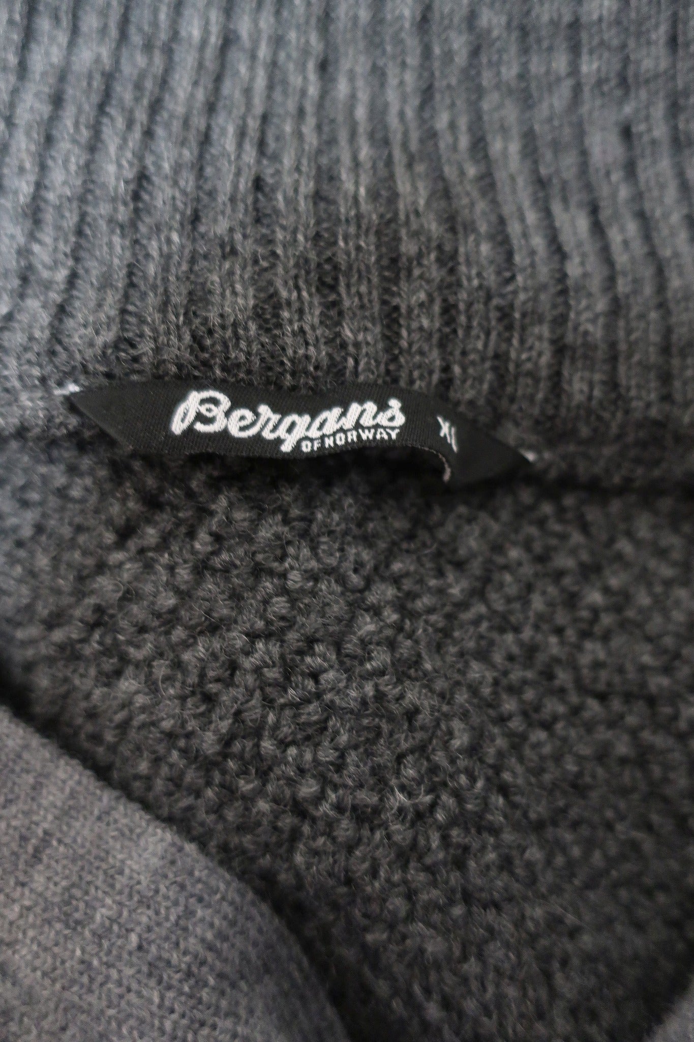 BERGANS vyriškas merino vilnos megztinis L/XL dydis