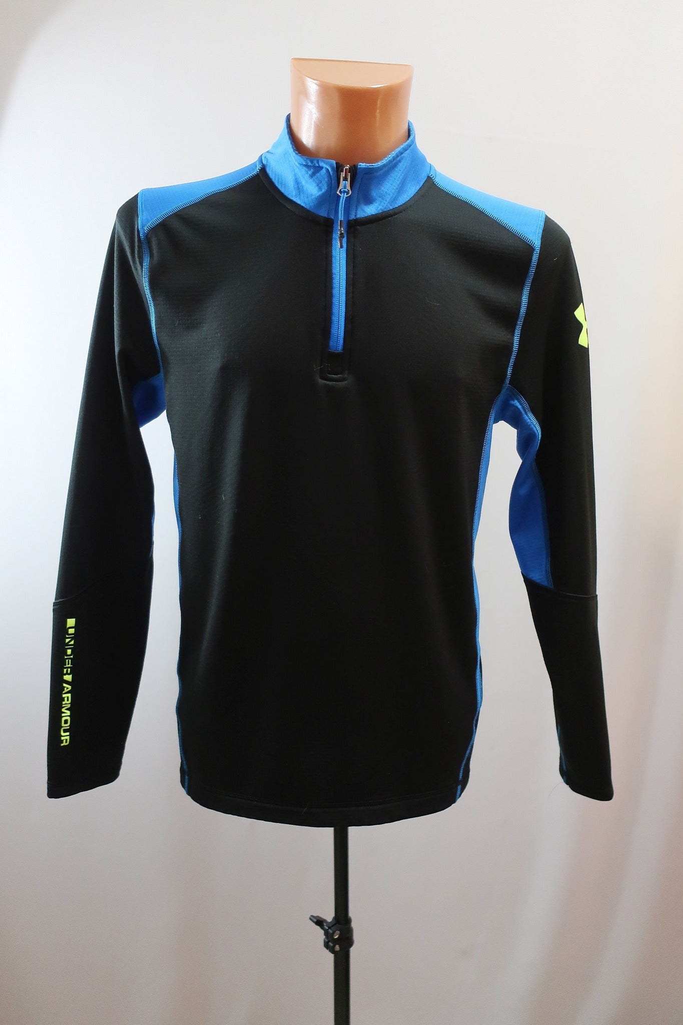 UNDER ARMOUR vyriški marškinėliai M dydis