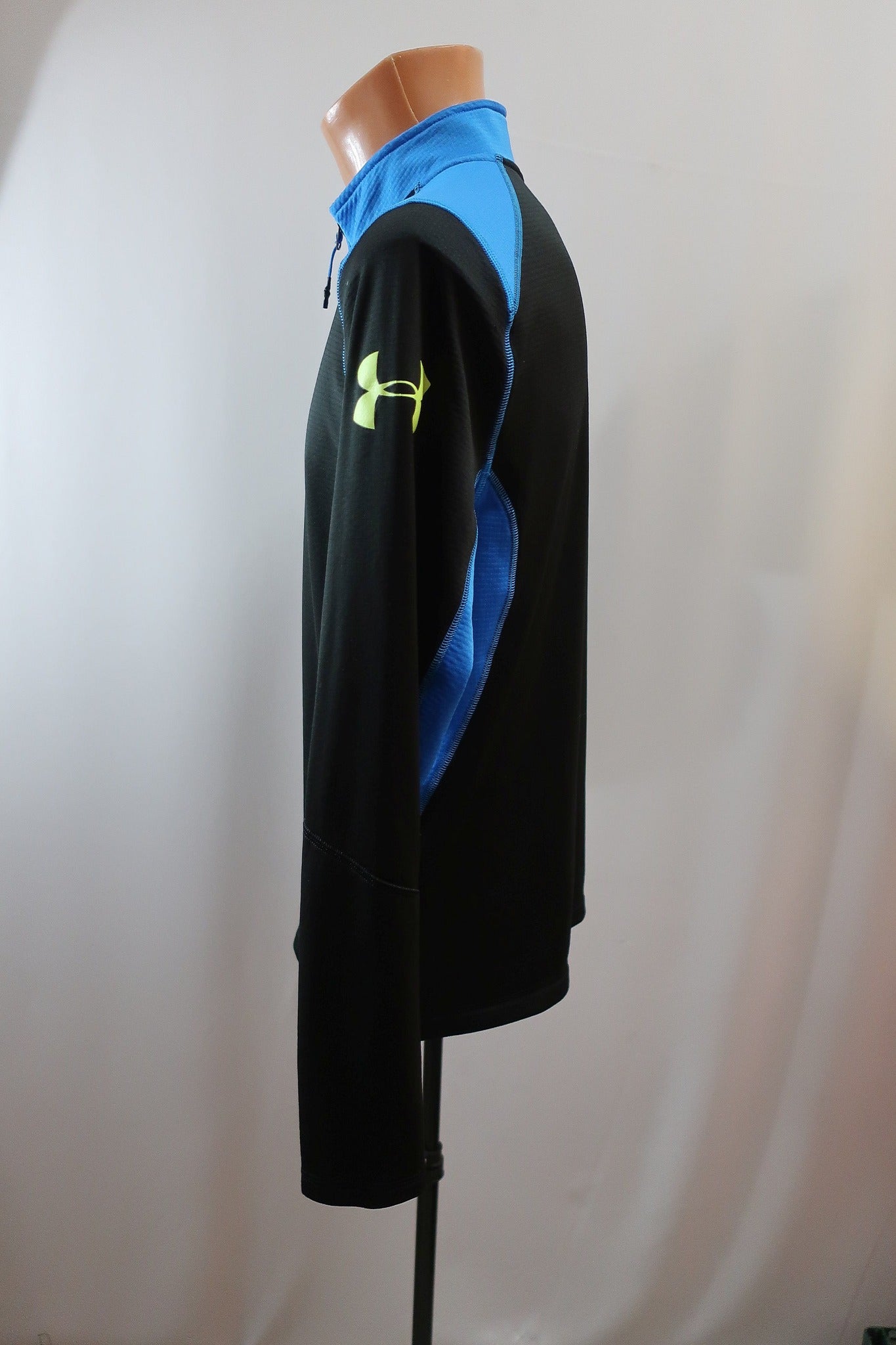 UNDER ARMOUR vyriški marškinėliai M dydis