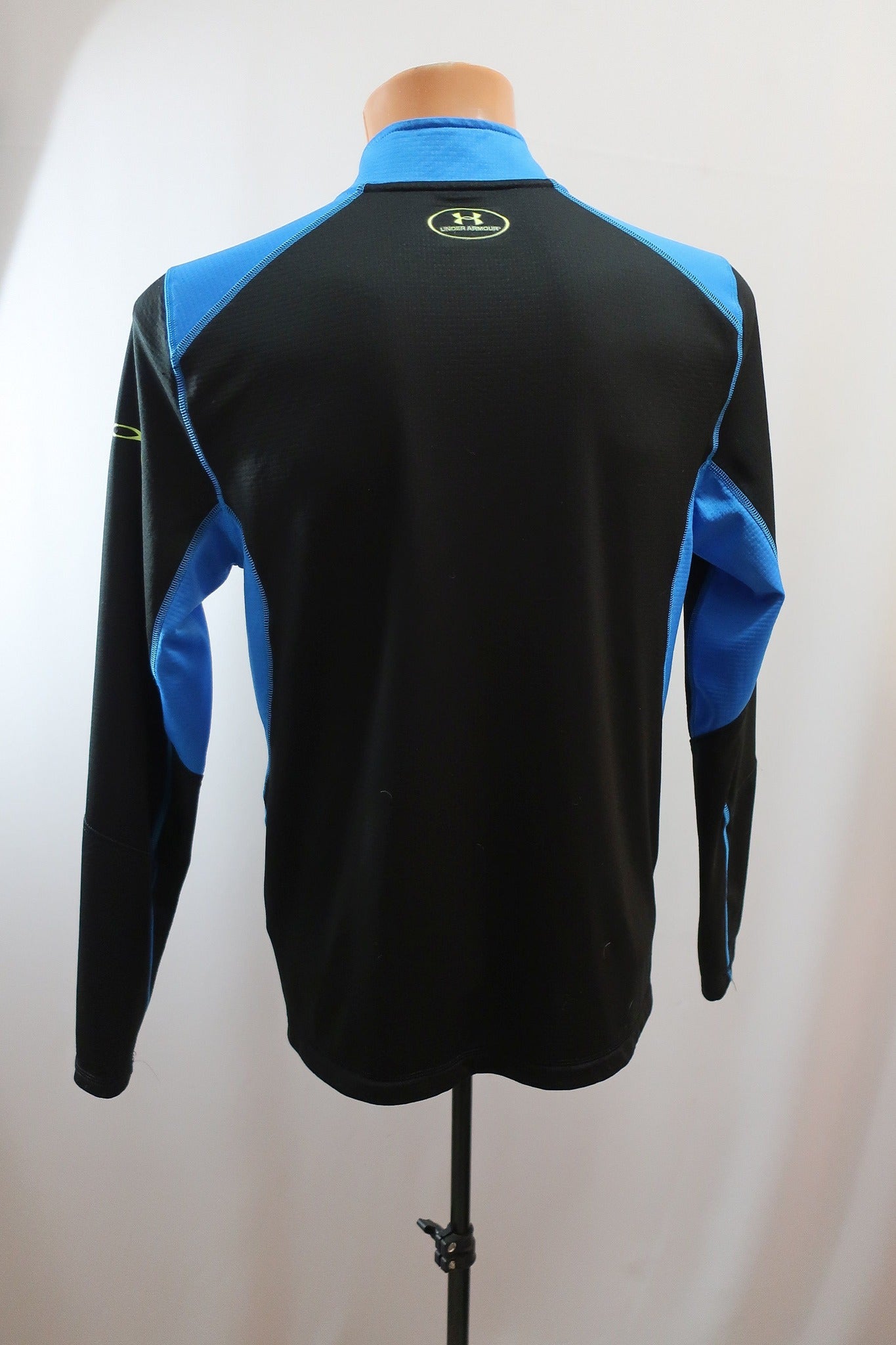 UNDER ARMOUR vyriški marškinėliai M dydis