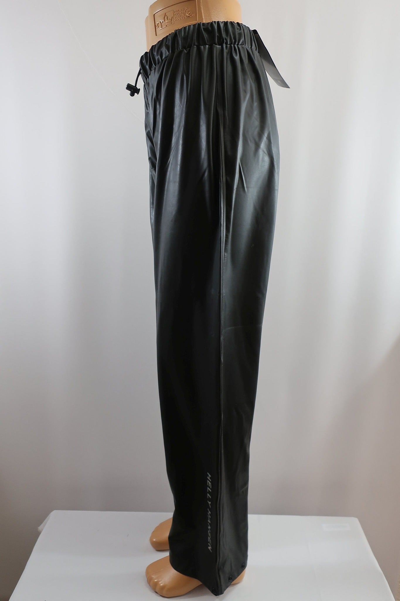 HELLY HANSEN naujos vyriškos neperšlampančios kelnės M dydis