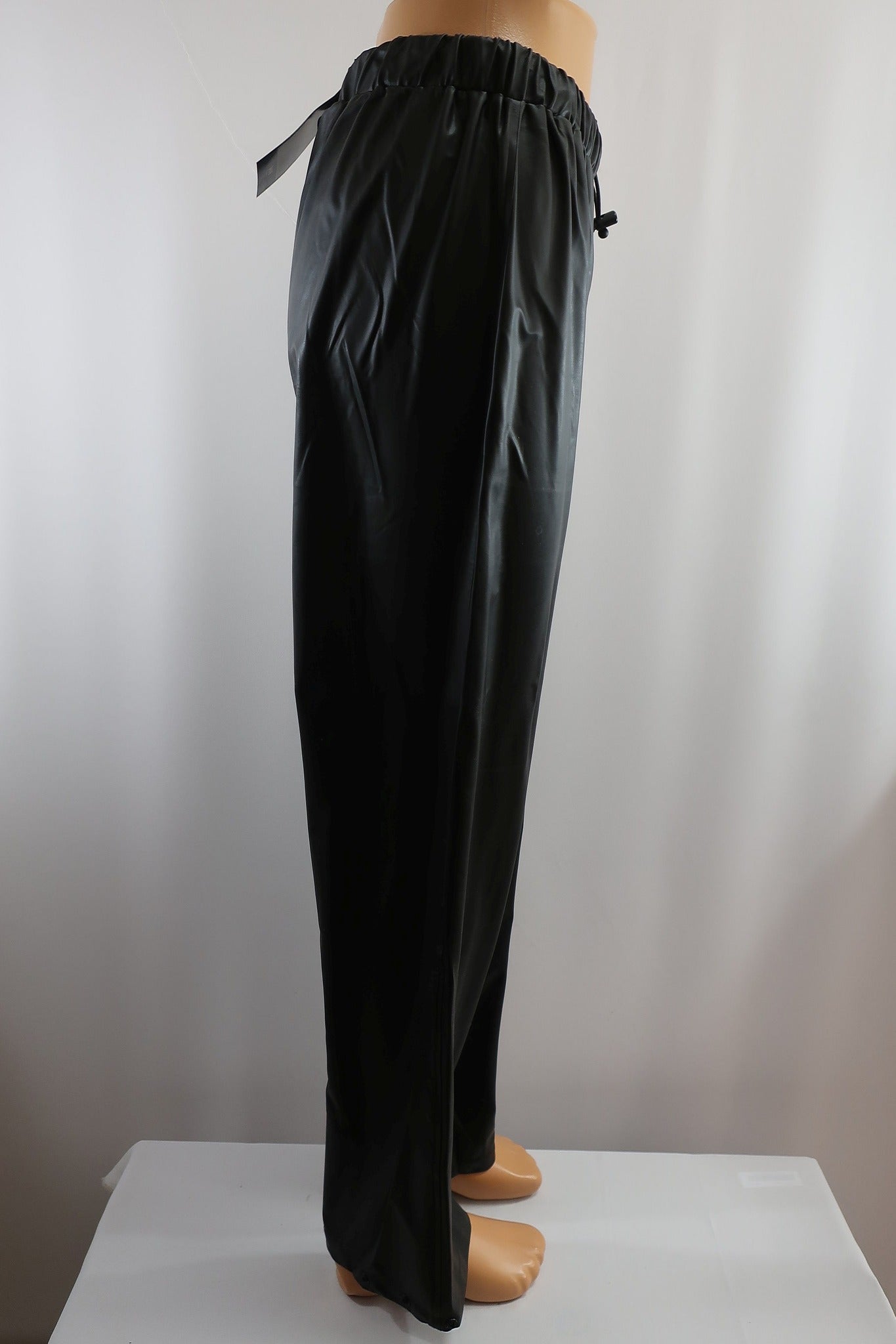 HELLY HANSEN naujos vyriškos neperšlampančios kelnės M dydis