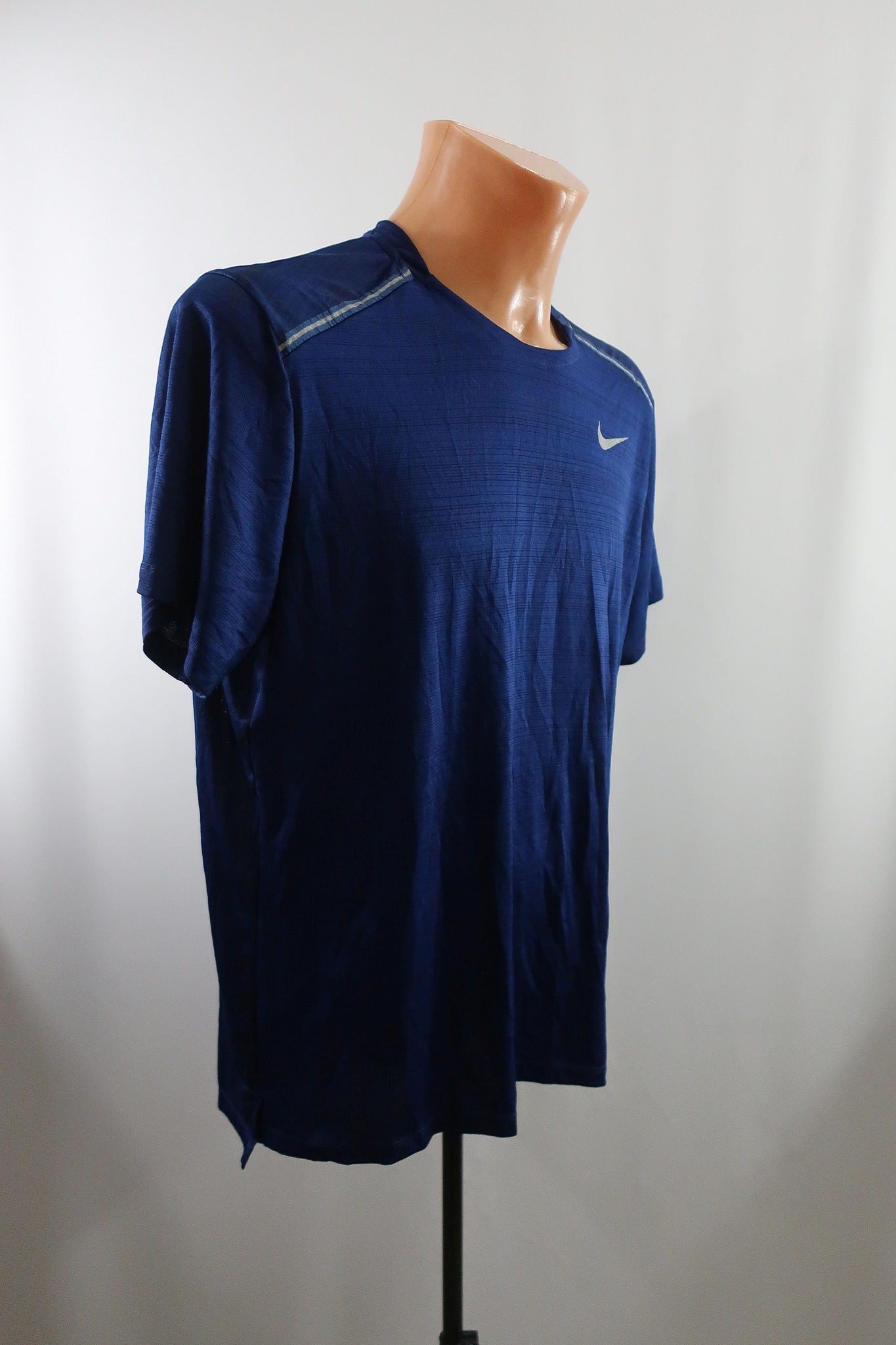 NIKE vyriški sportiniai marškinėliai XL dydis.