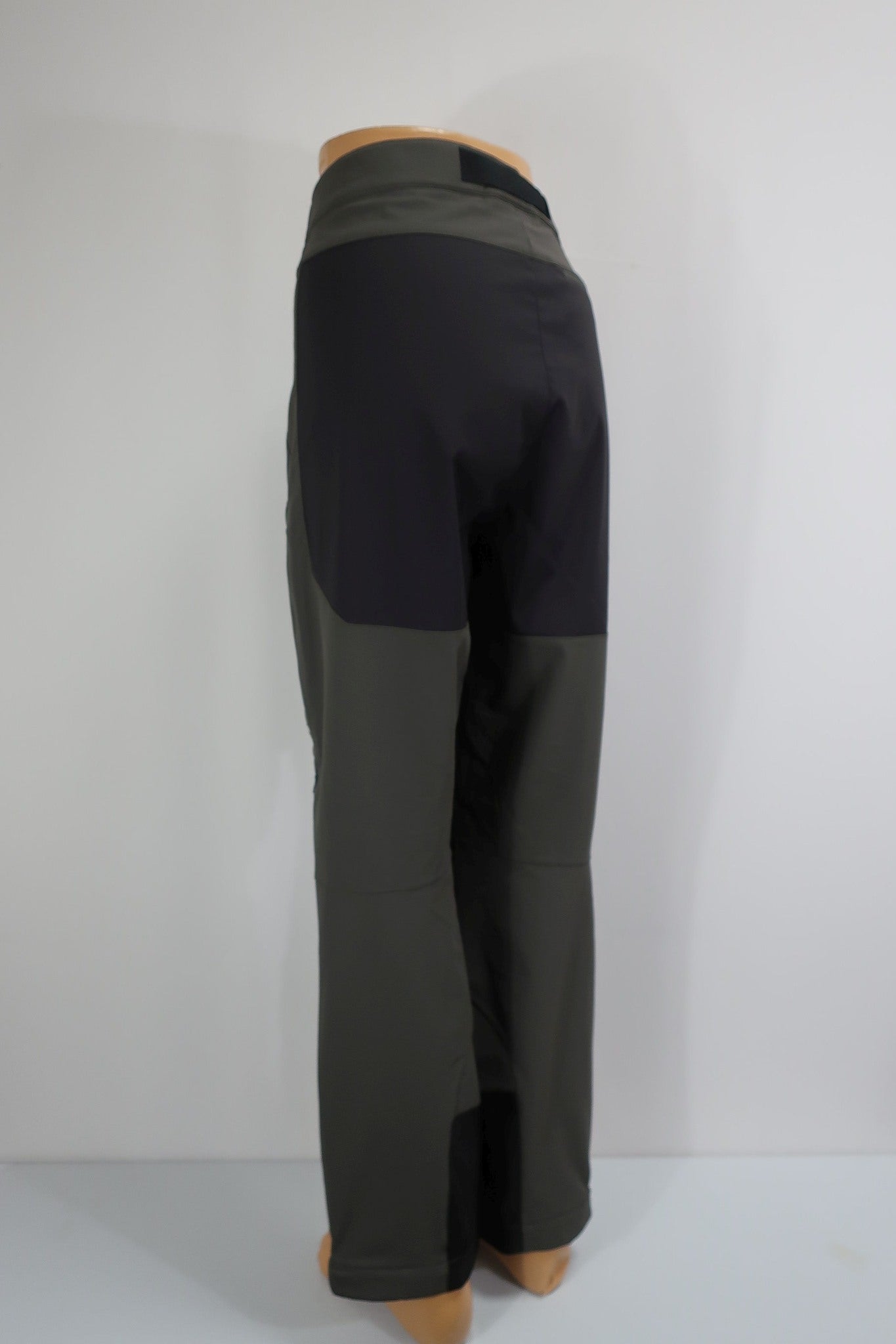 MOUNTAIN EQUIPMENT vyriškos softšelinės laisvalaikio, trekingo kelnės L/XL dydis