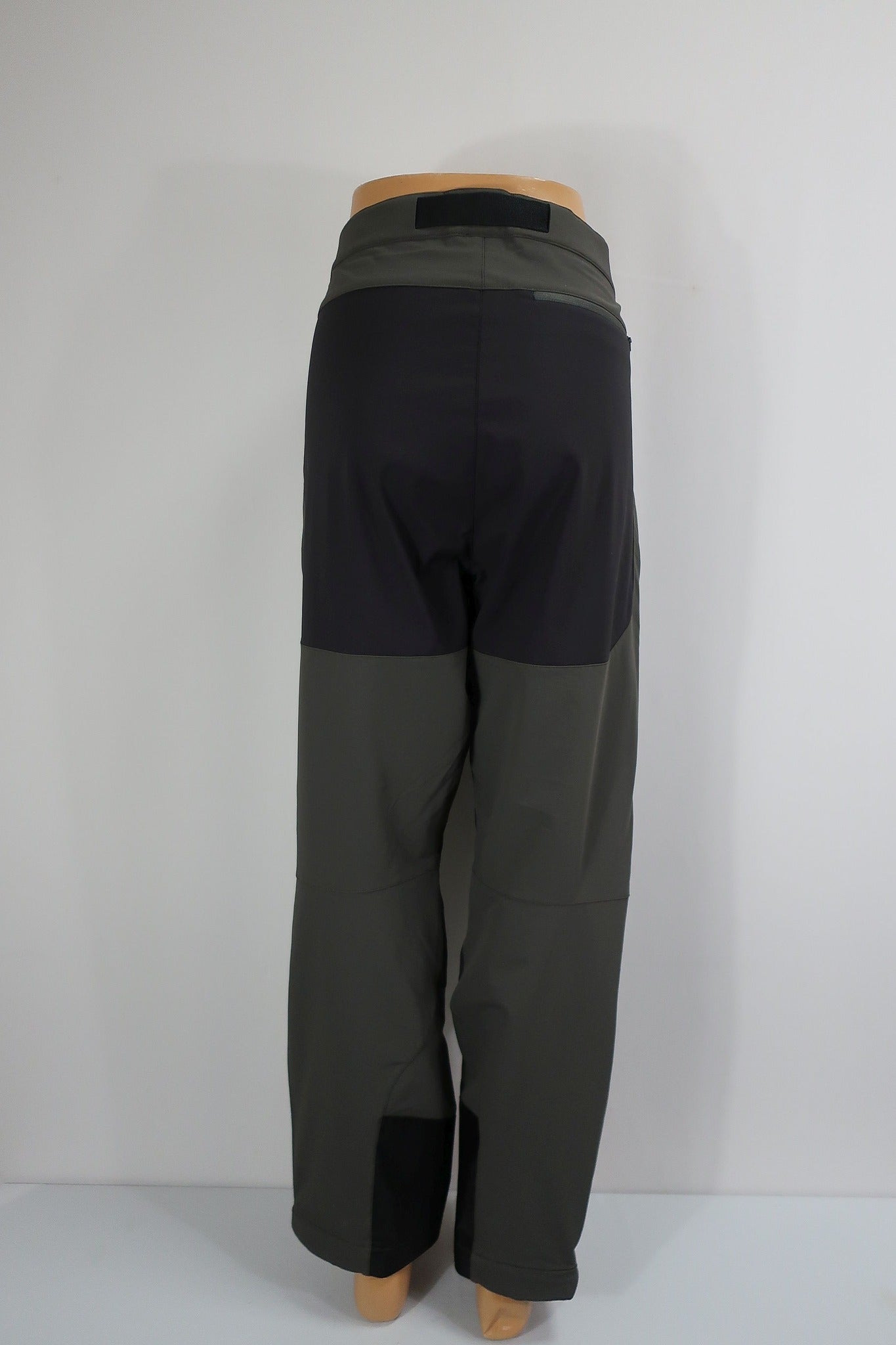 MOUNTAIN EQUIPMENT vyriškos softšelinės laisvalaikio, trekingo kelnės L/XL dydis