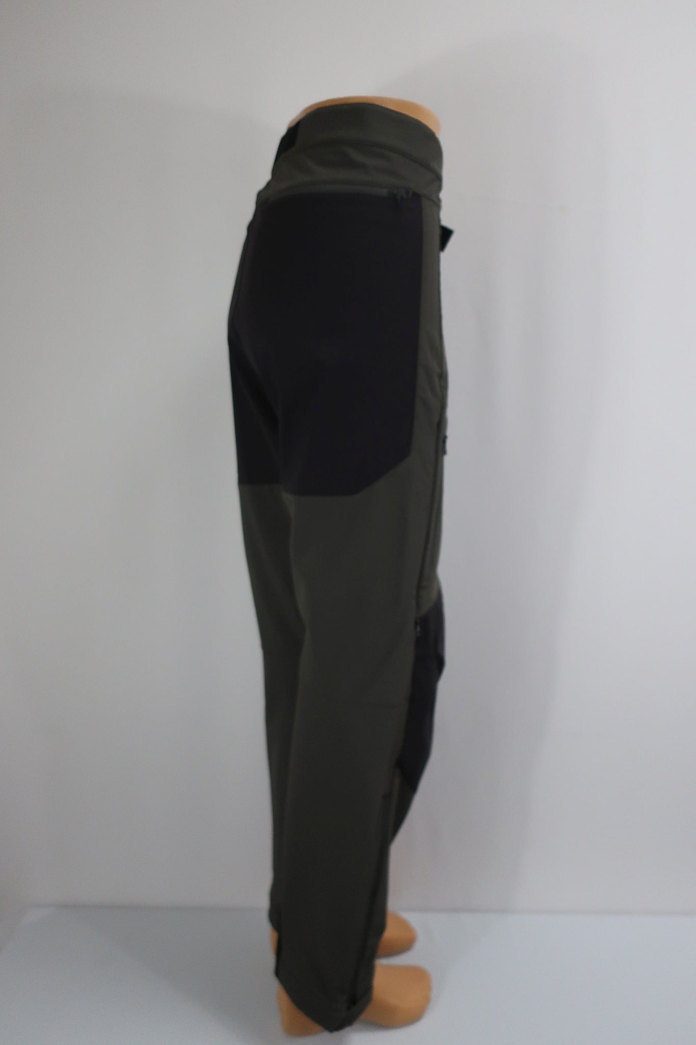 MOUNTAIN EQUIPMENT vyriškos softšelinės laisvalaikio, trekingo kelnės L/XL dydis