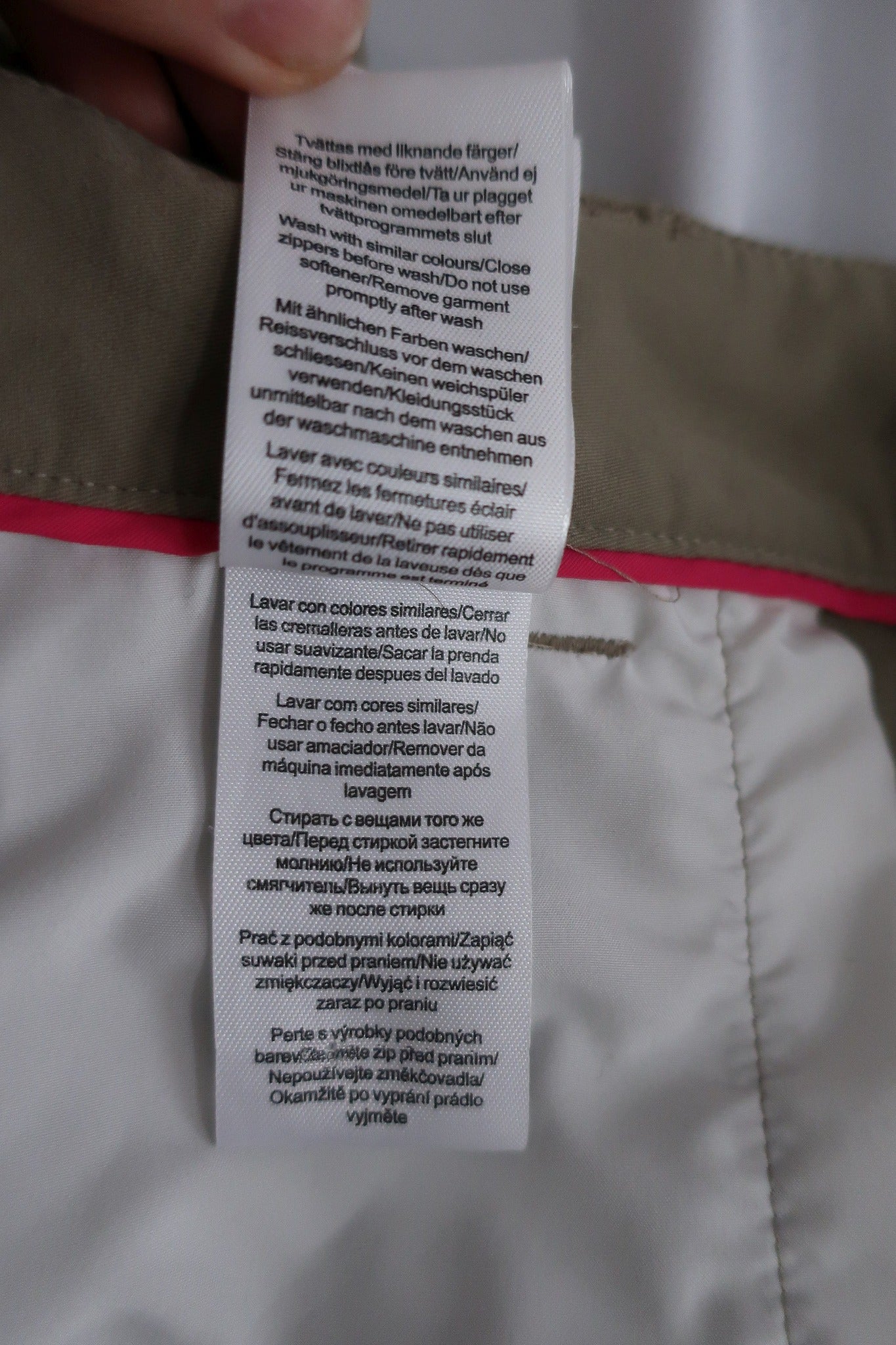 PEAK PERFORMANCE moteriški bridžai/ilgesni šortai L/XL dydis