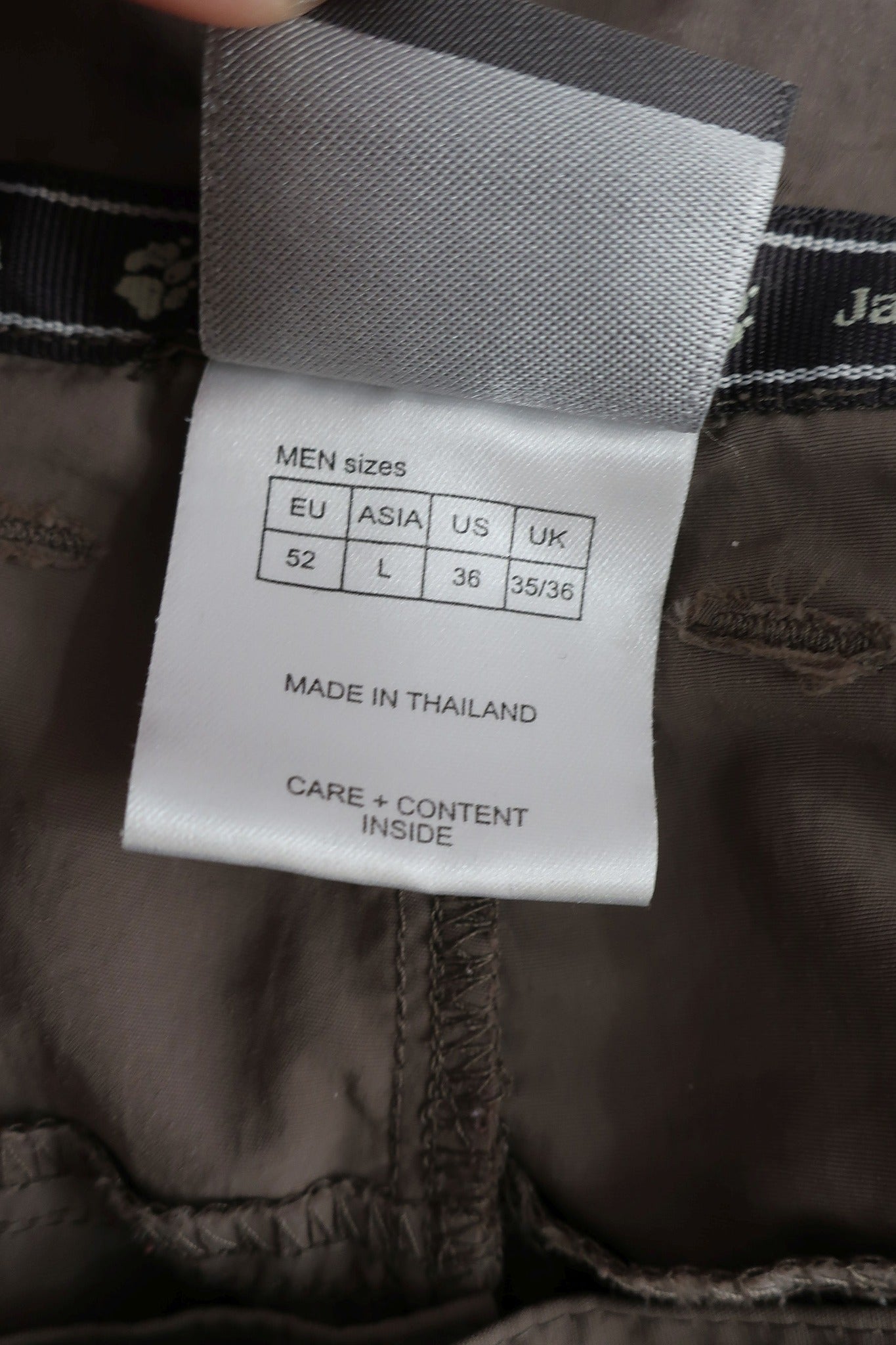 JACK WOLFSKIN vyriški ilgi šortai/bridžai L dydis.