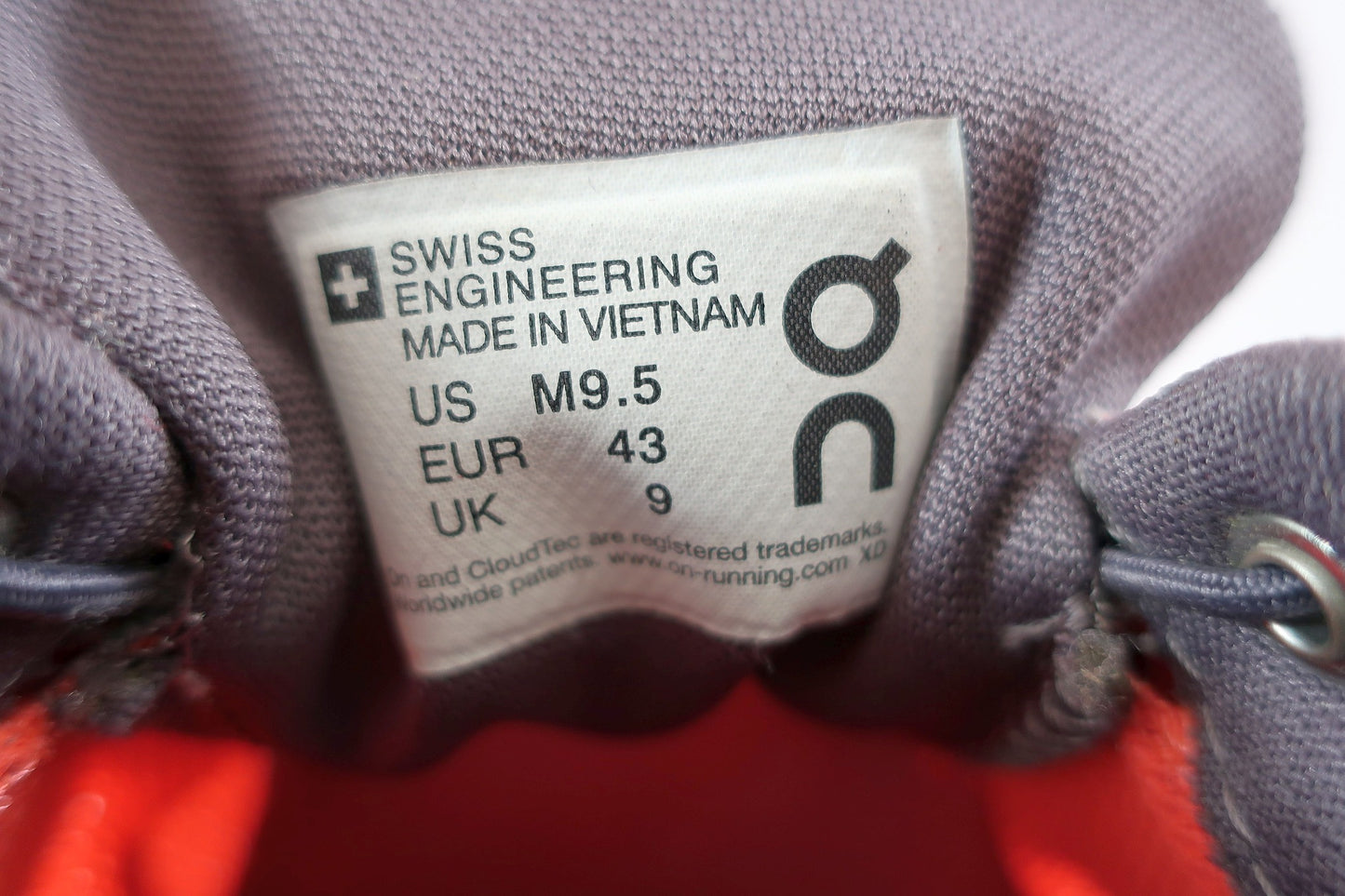 ON CLOUD (Swiss Engineering) sportiniai batai 43 dydis