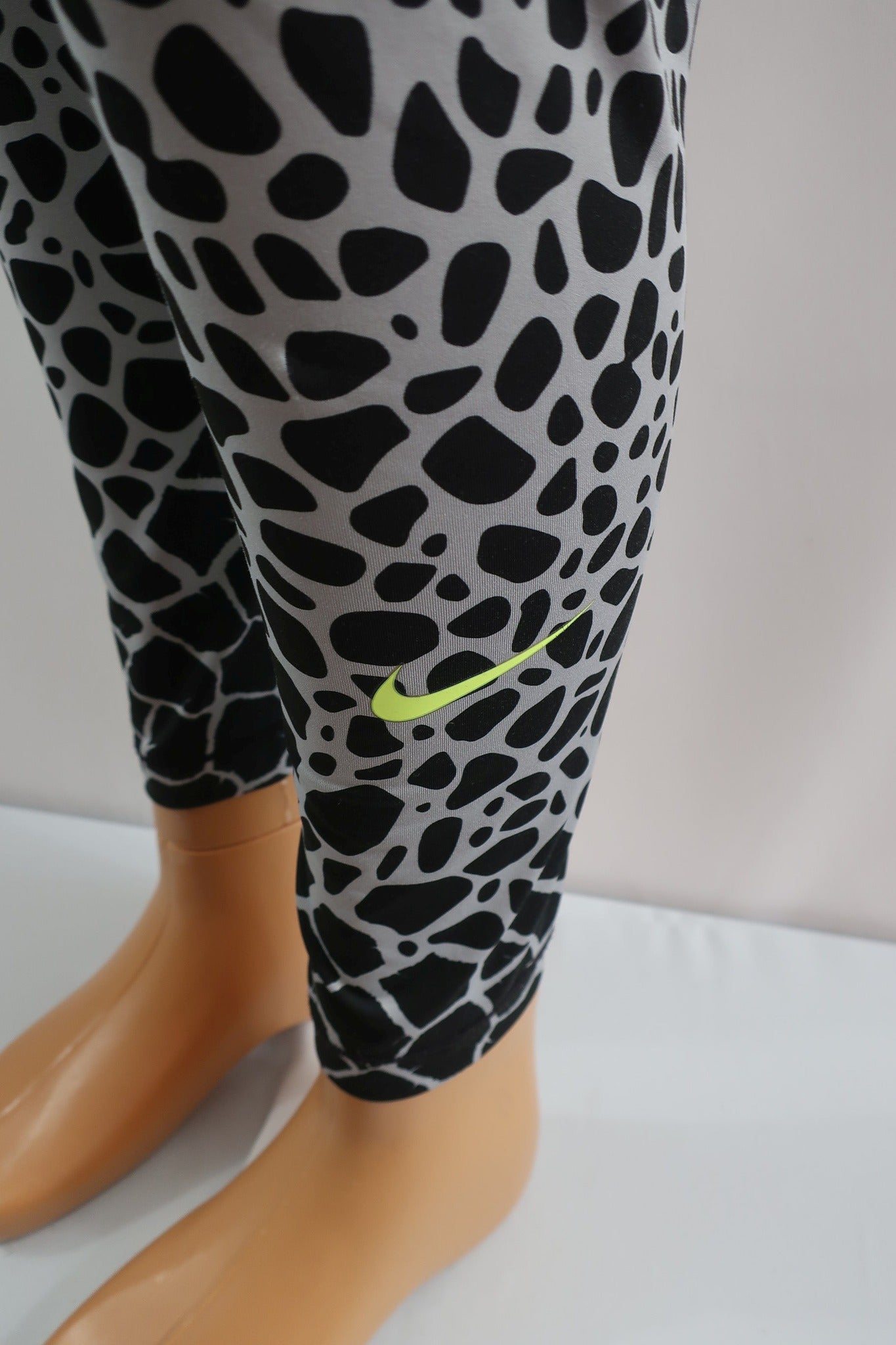 NIKE moteriškos sportinės tamprės Xl dydis