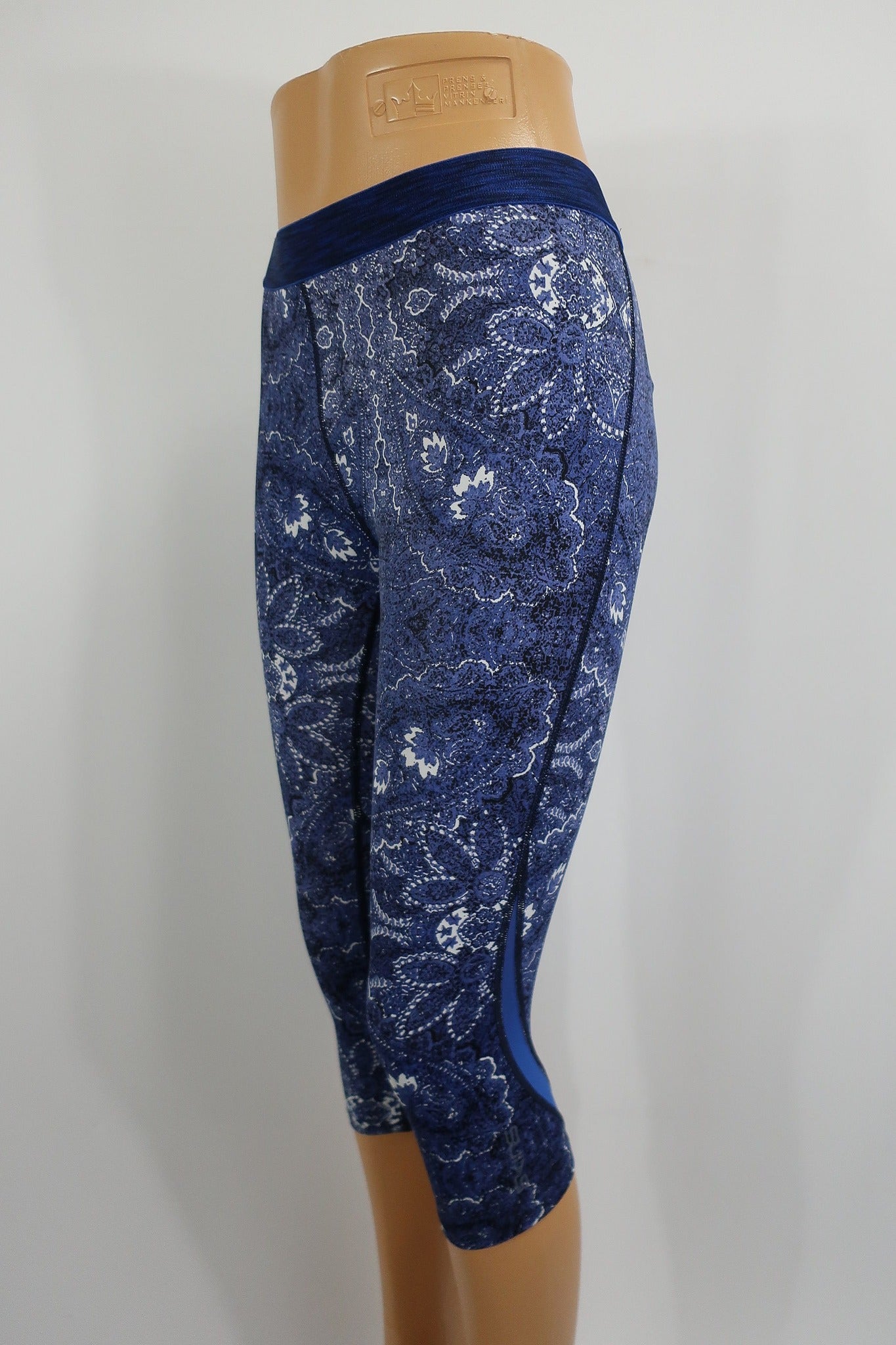 SKINS moteriškos kompresinės sportinės tamprės/ilgesni šortai M dydis