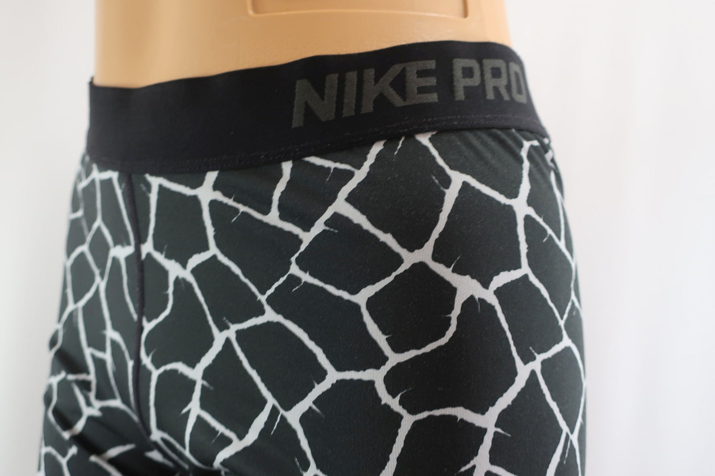 NIKE moteriškos sportinės tamprės Xl dydis