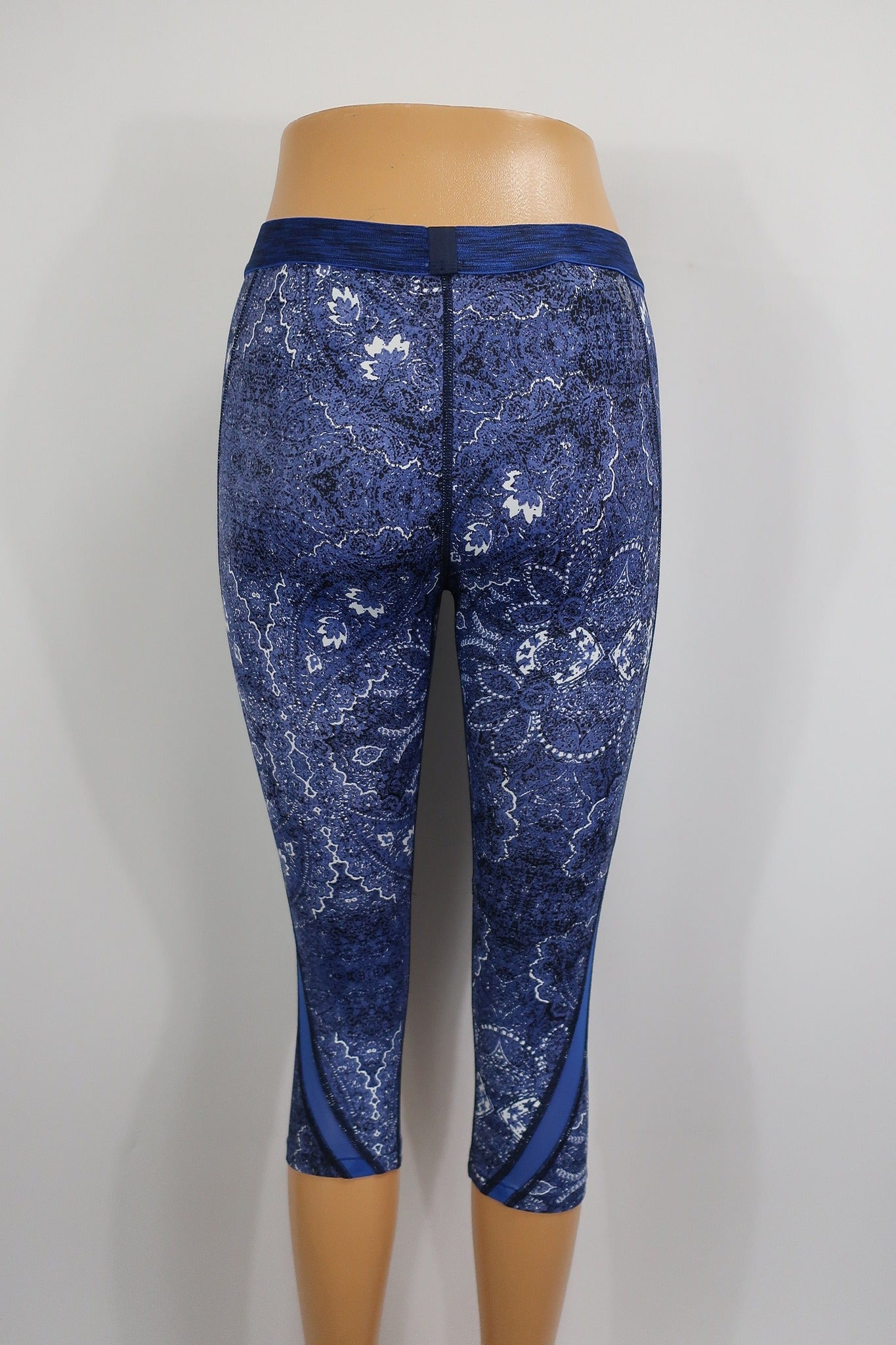 SKINS moteriškos kompresinės sportinės tamprės/ilgesni šortai M dydis