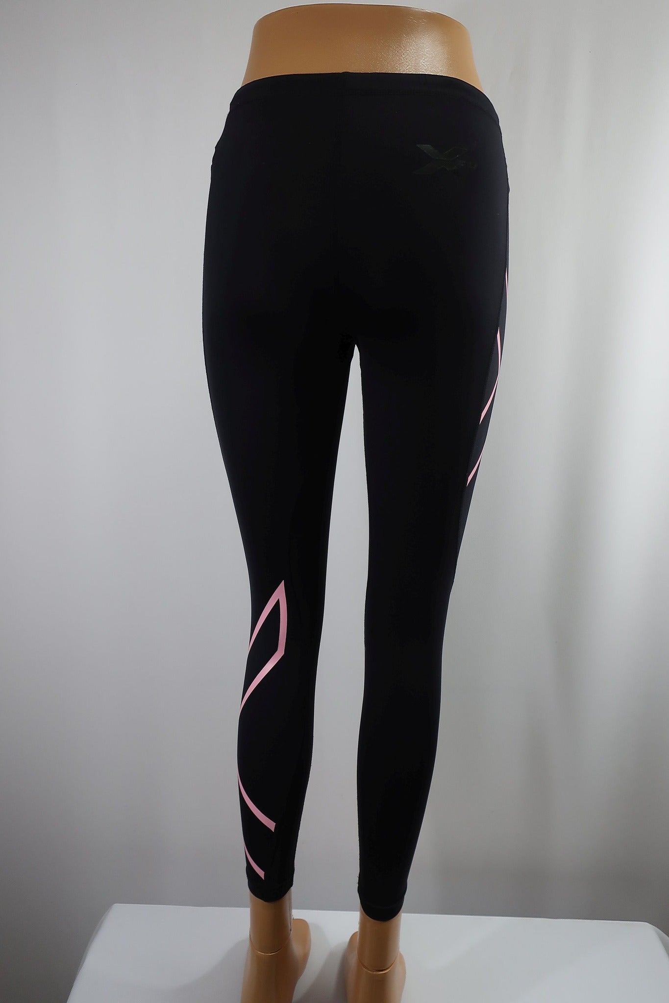 2XU moteriškos sportinės kompresinės tamprės M dydis