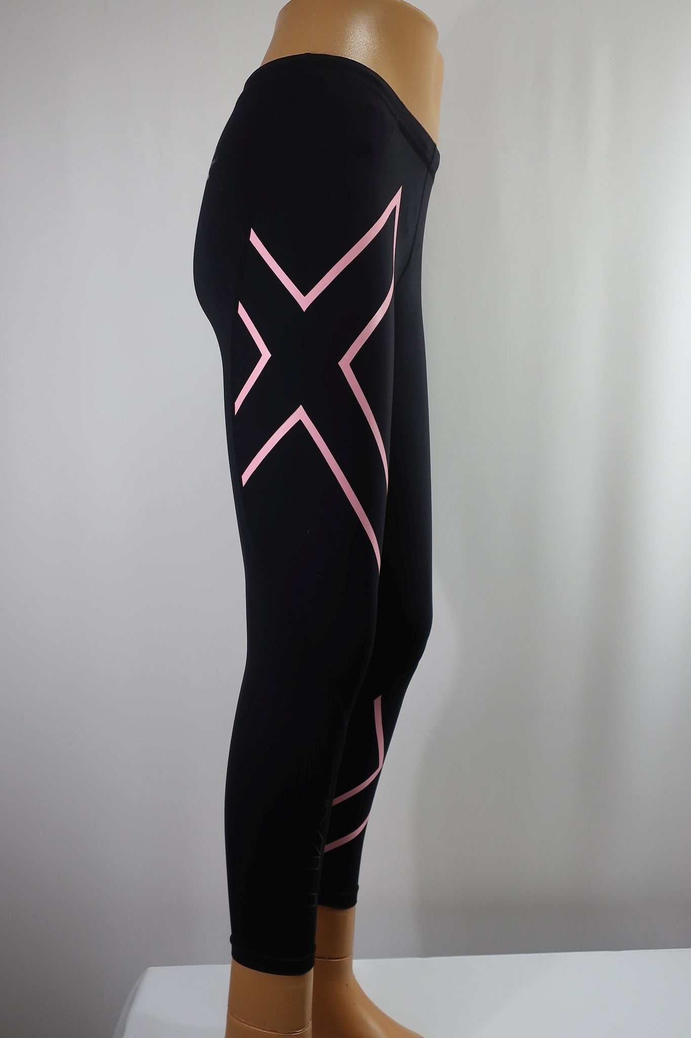 2XU moteriškos sportinės kompresinės tamprės M dydis