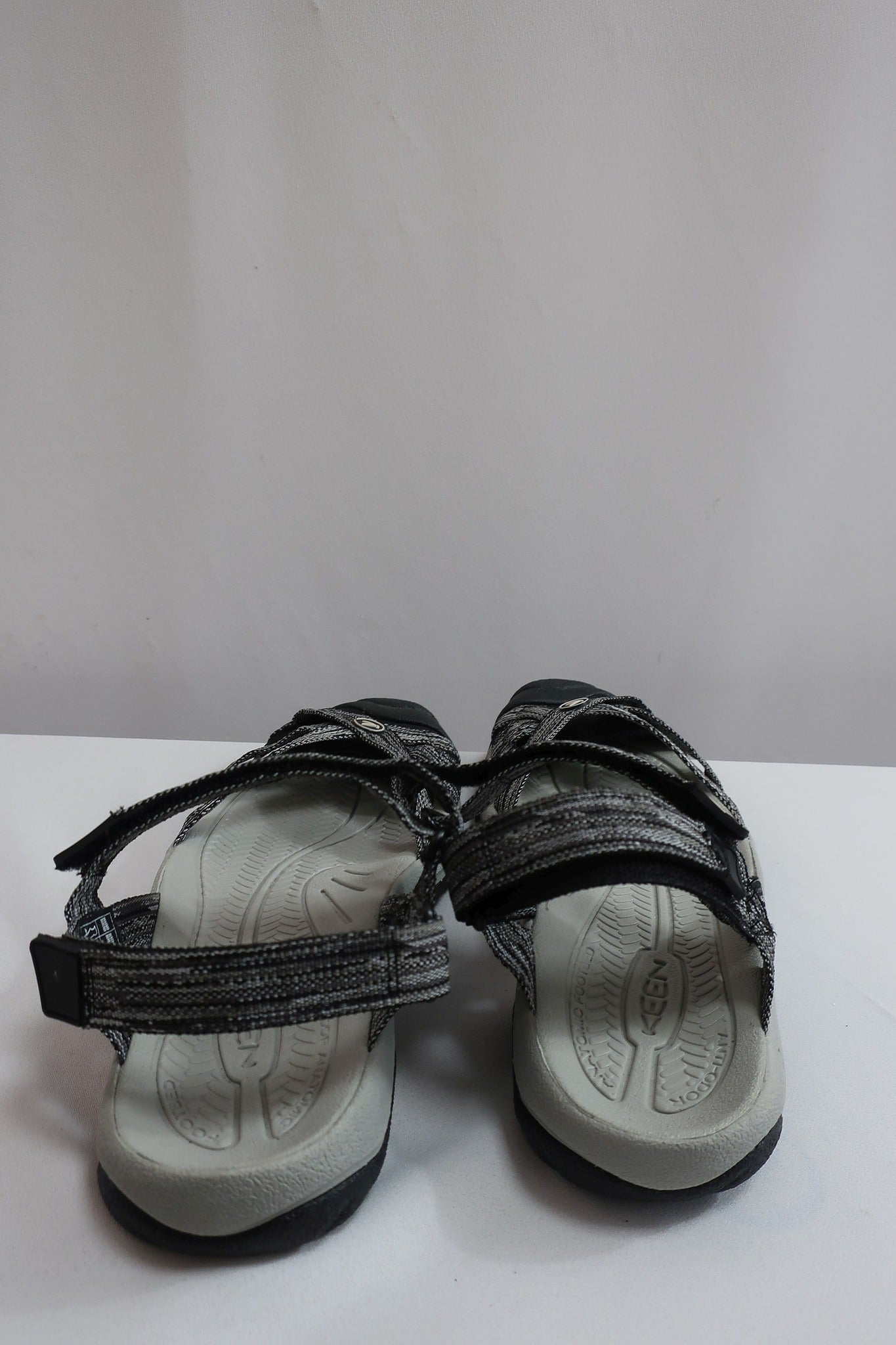 KEEN naujos basutės/sandalai 40,5/41 dydis