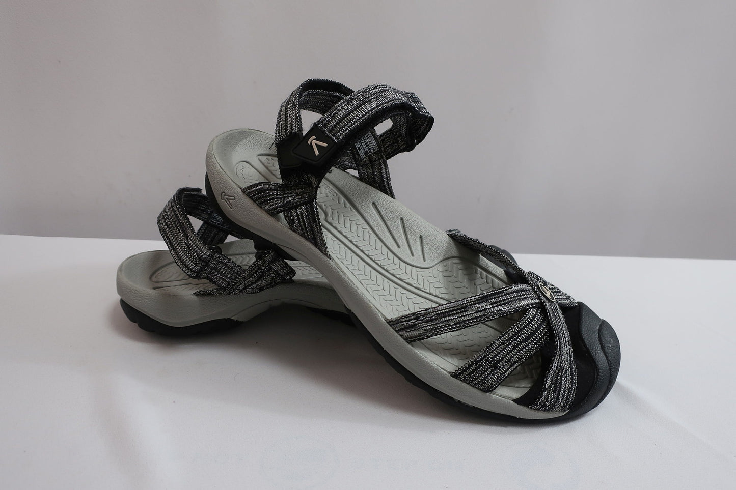 KEEN naujos basutės/sandalai 40,5/41 dydis