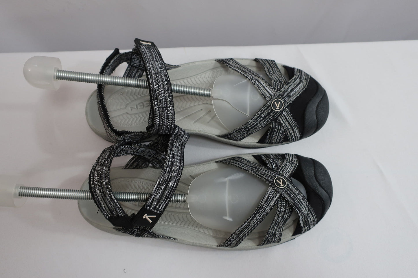 KEEN naujos basutės/sandalai 40,5/41 dydis