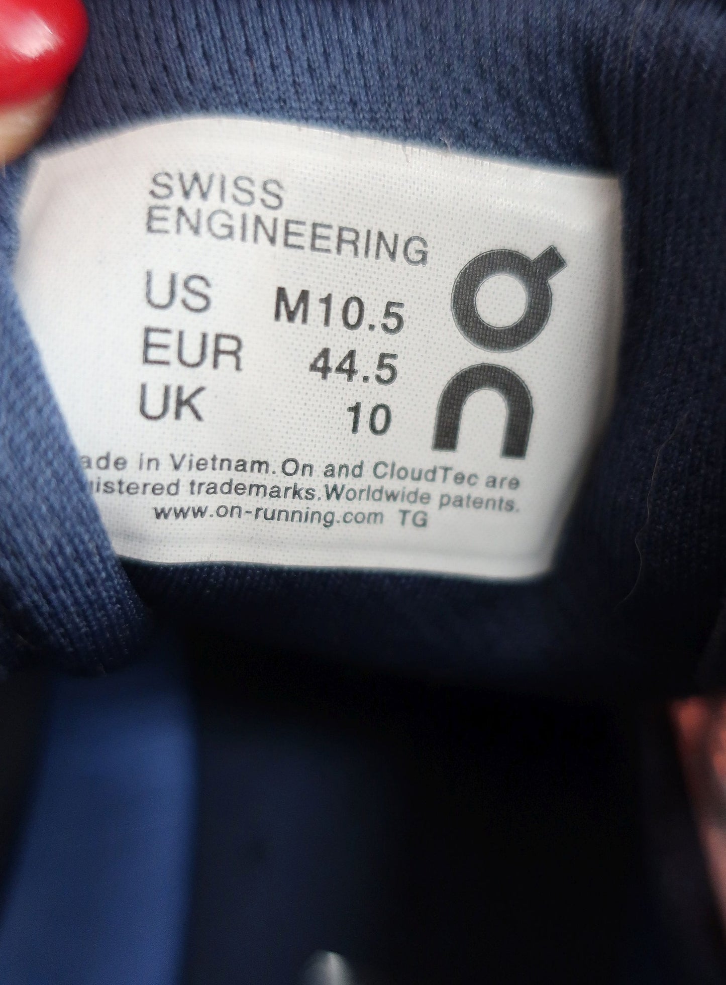 ON CLOUD (Swiss Engineering) sportiniai batai 44 dydis