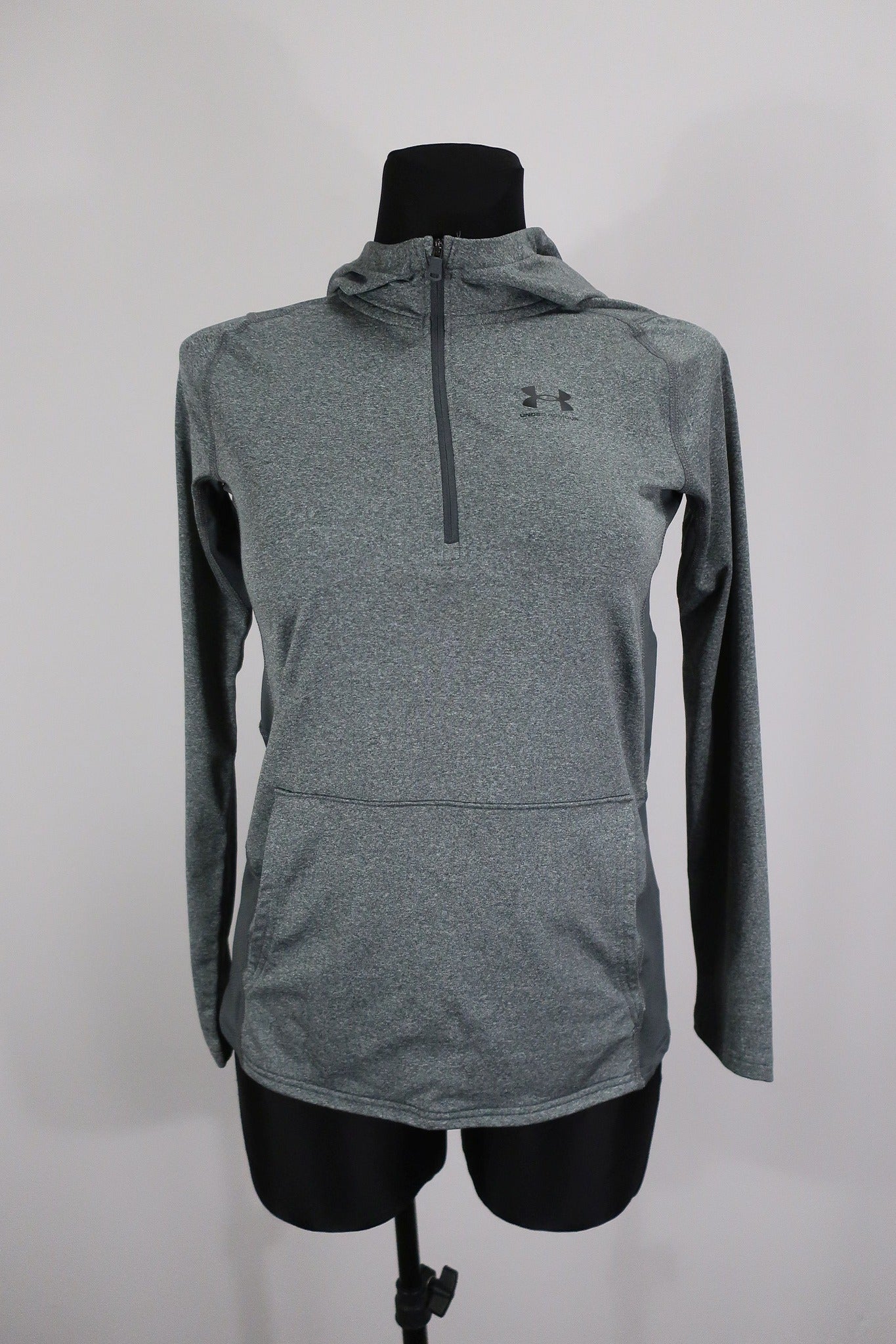 UNDER ARMOUR moteriškas sportinis lengvas džemperis S dydis