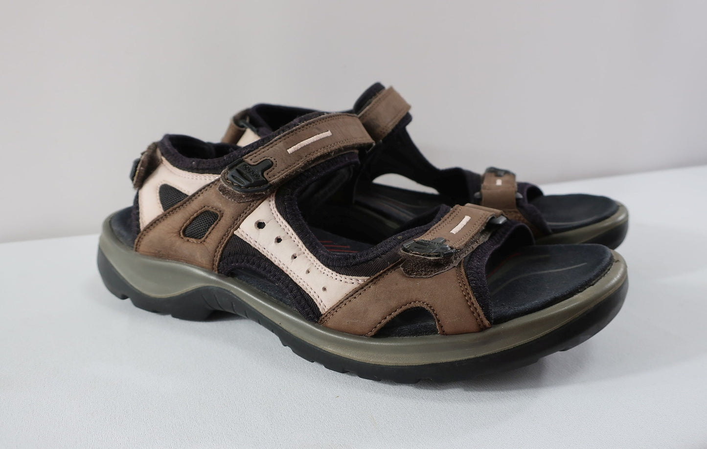 ECCO sandalai/basutės 42 dydis